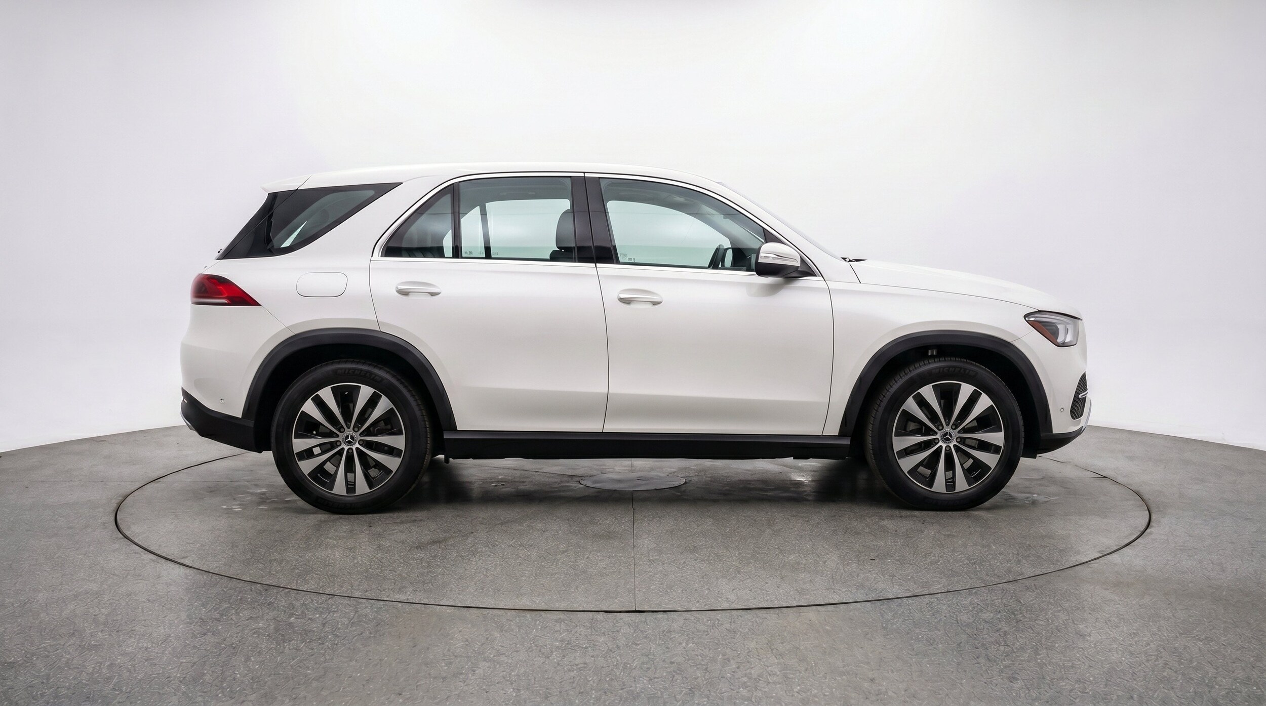 Thumbnail: 2026 Mercedes-Benz GLE - 9