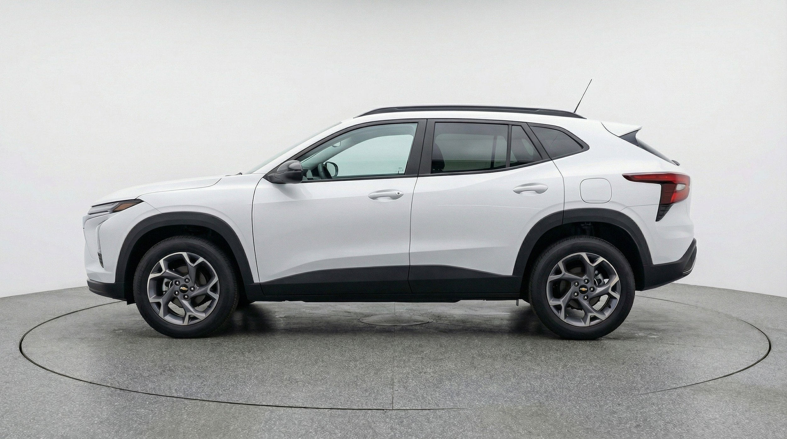Thumbnail: 2025 Chevrolet Trax - 3