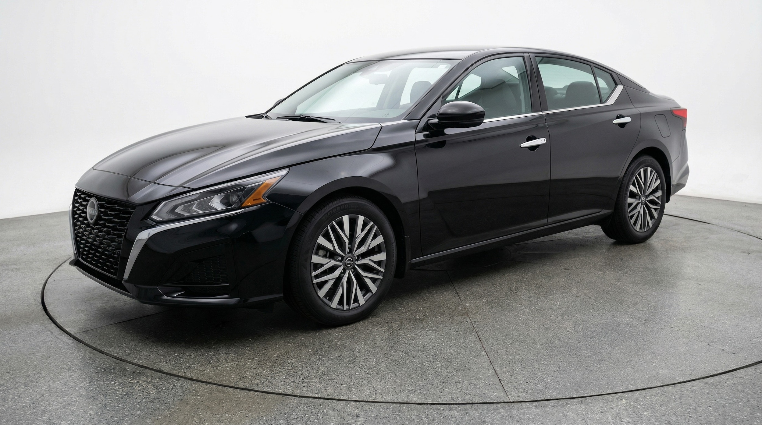 Thumbnail: 2025 Nissan Altima - 3