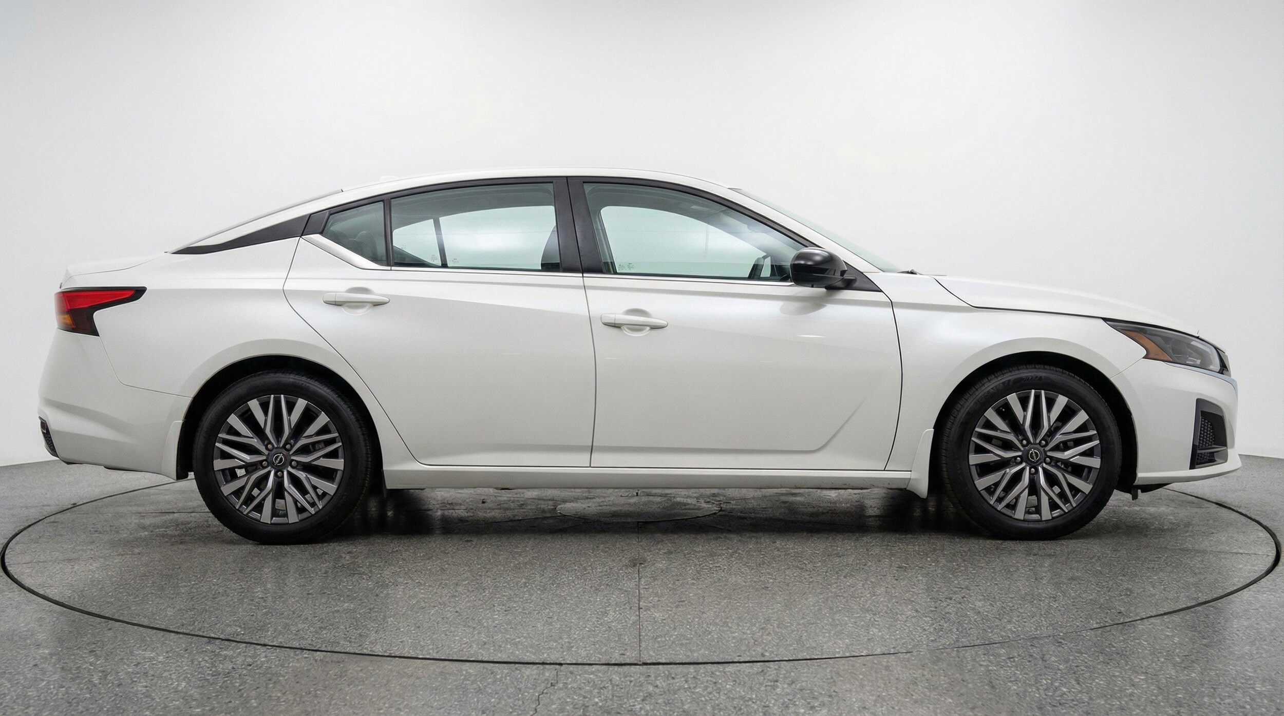 Thumbnail: 2025 Nissan Altima - 9