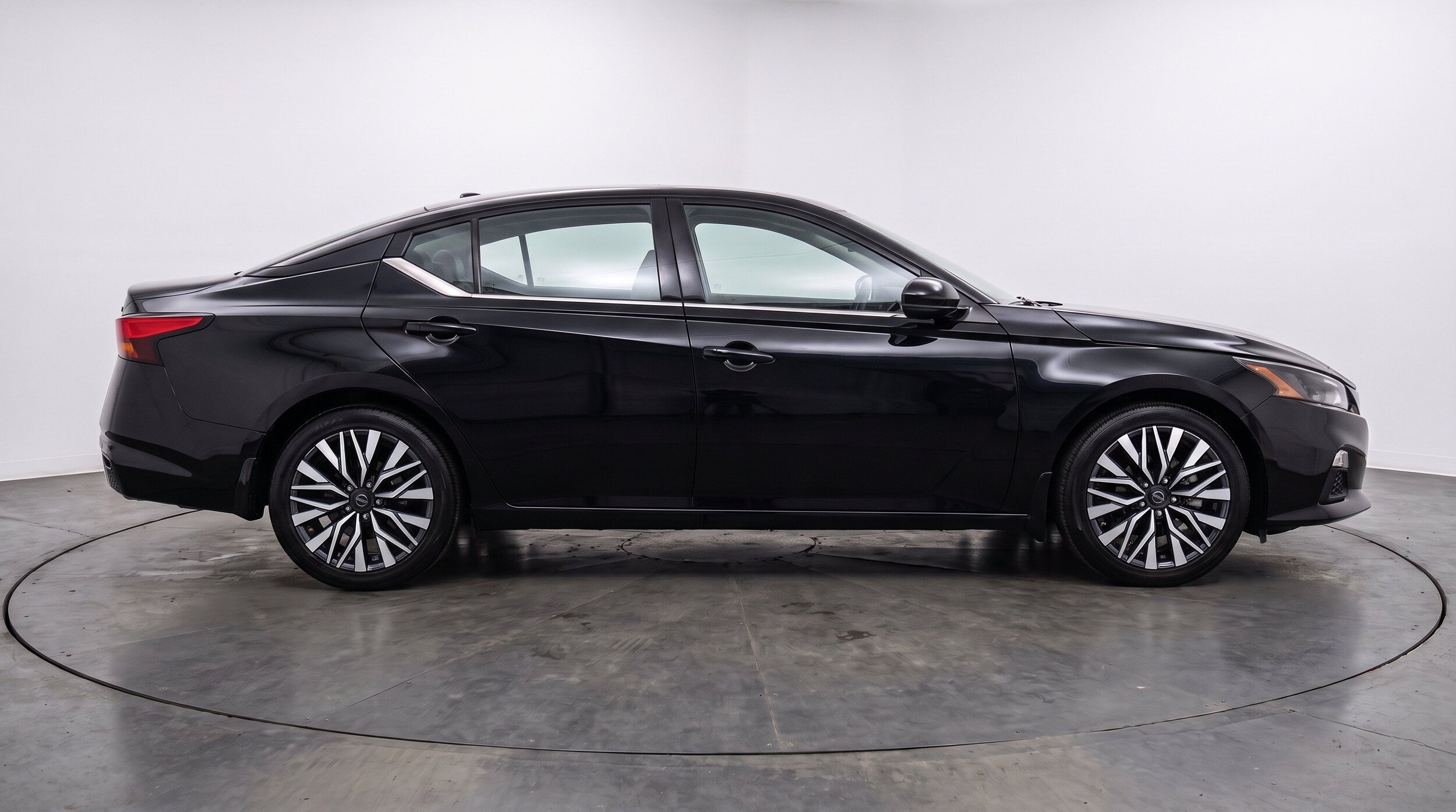 Thumbnail: 2025 Nissan Altima - 10