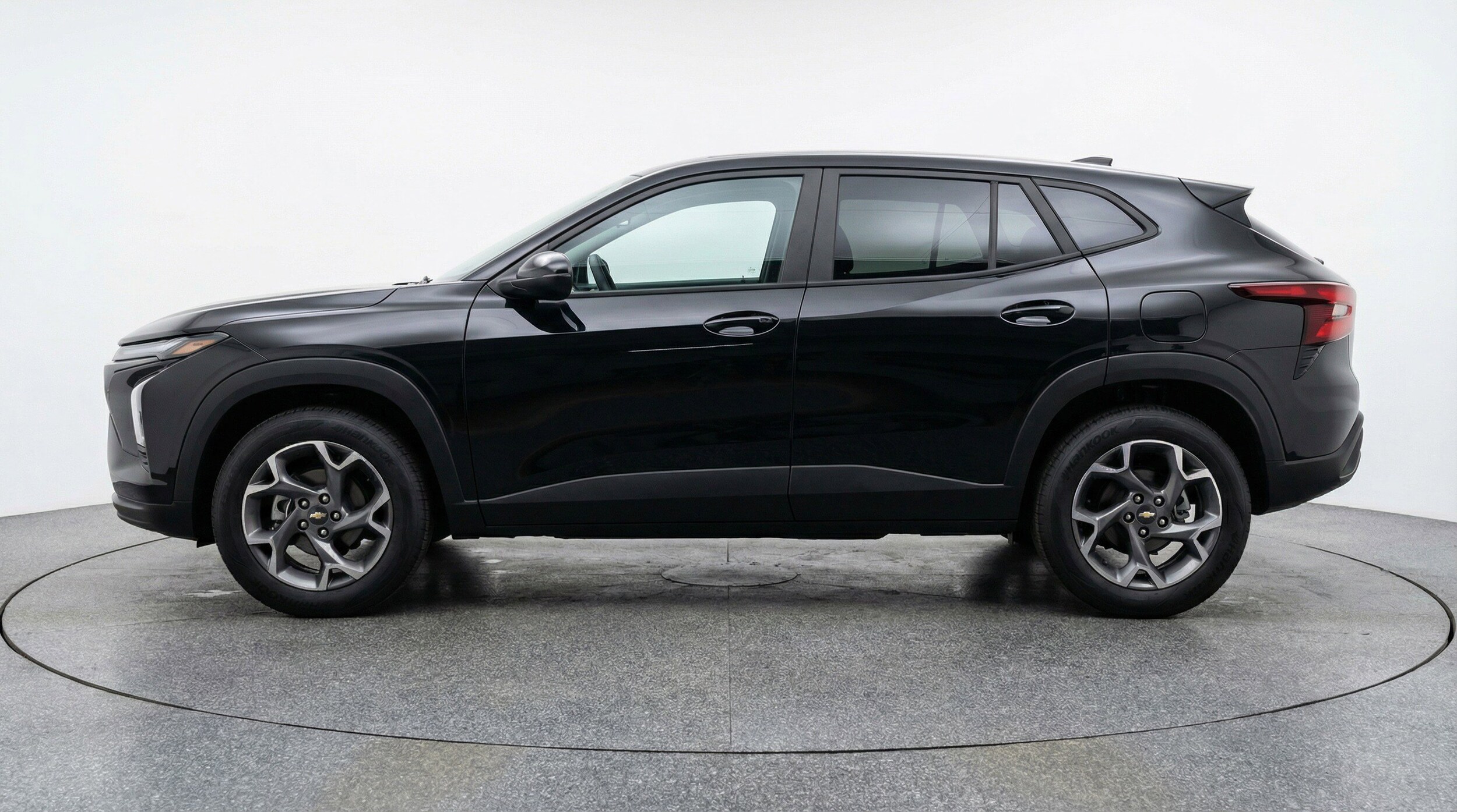 Thumbnail: 2025 Chevrolet Trax - 3