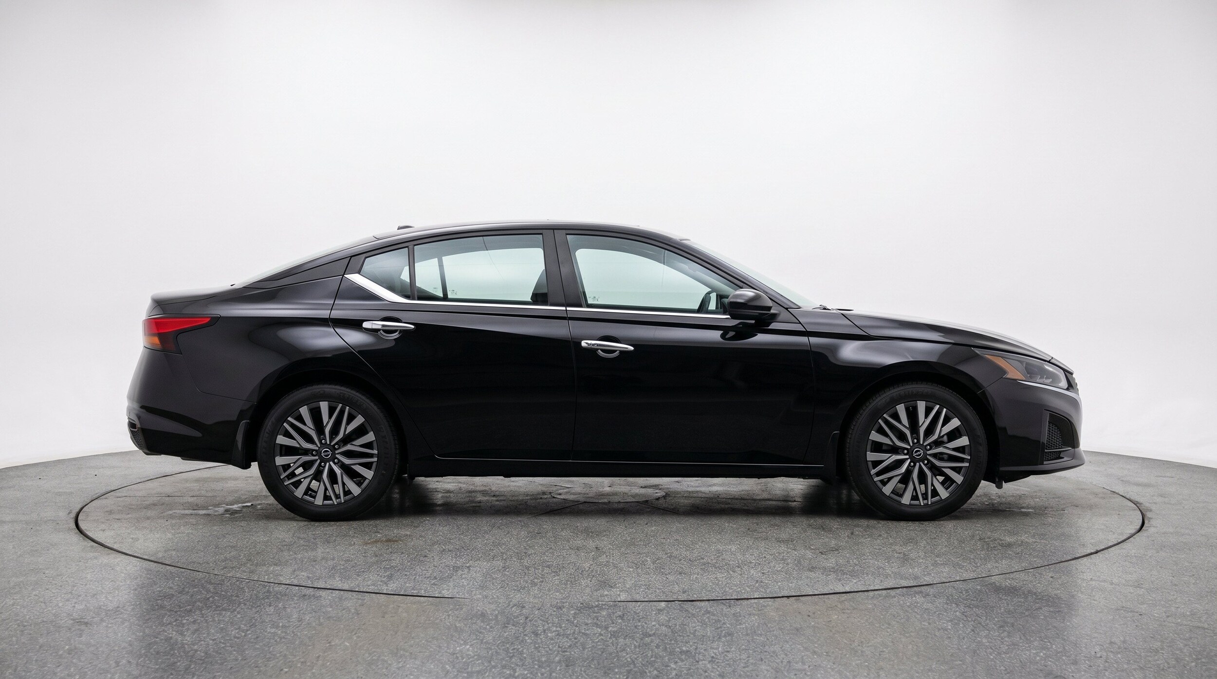 Thumbnail: 2025 Nissan Altima - 10