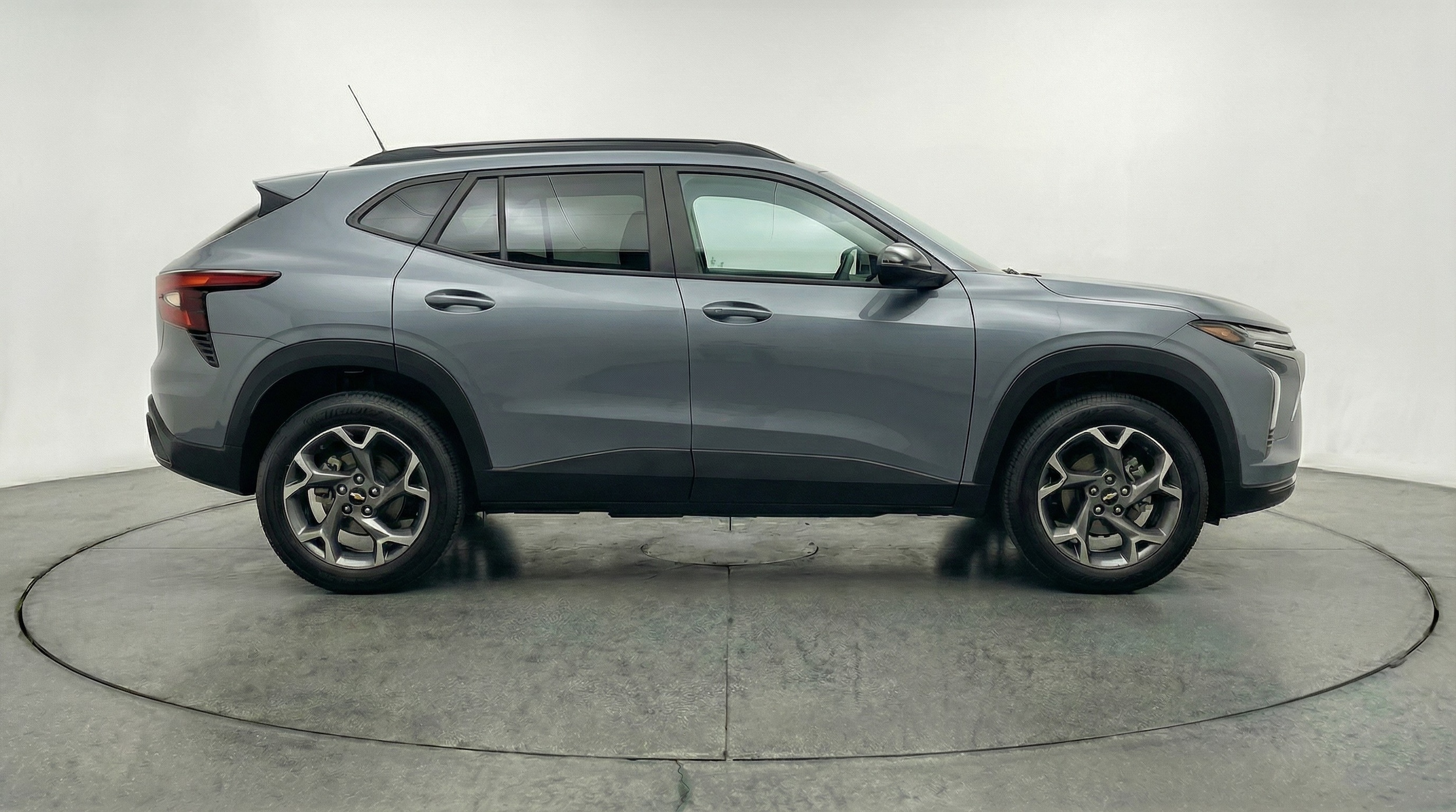 Thumbnail: 2025 Chevrolet Trax - 8