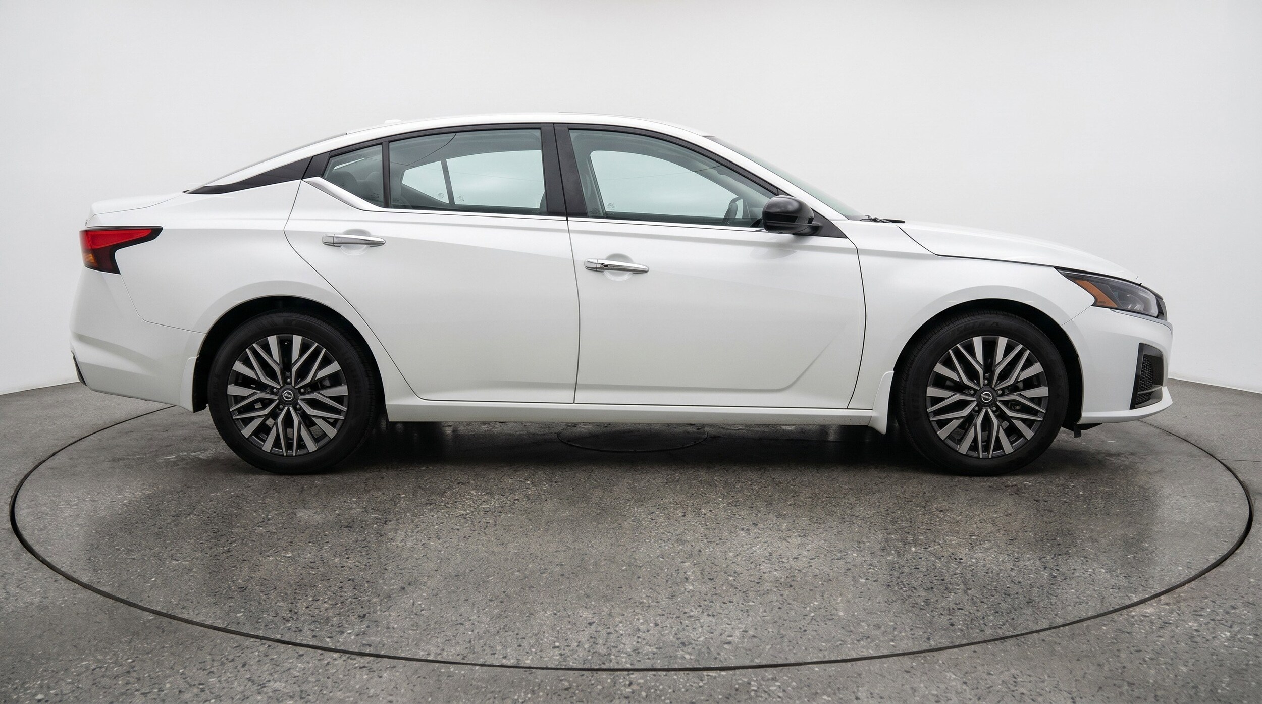 Thumbnail: 2025 Nissan Altima - 9