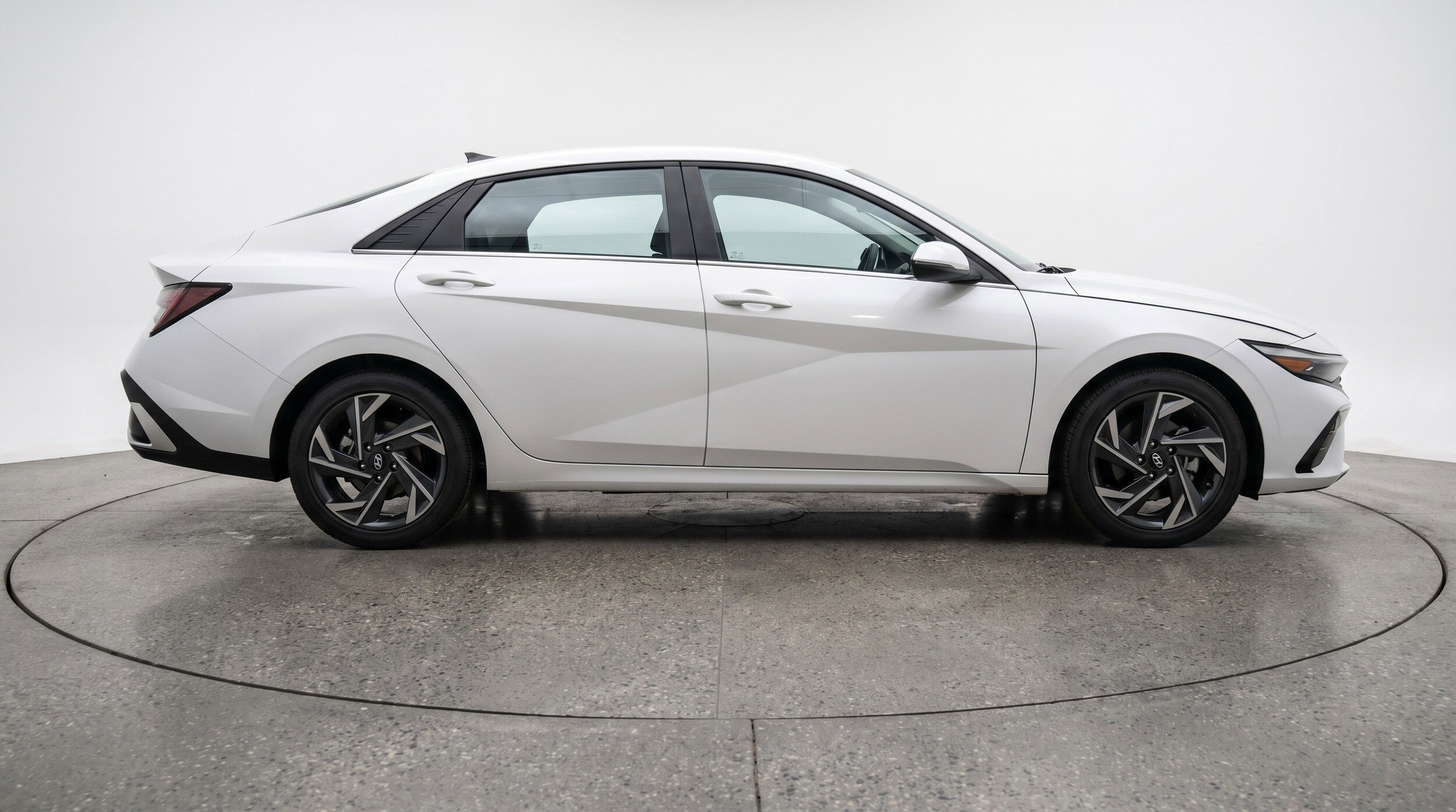 Thumbnail: 2025 Hyundai Elantra - 11