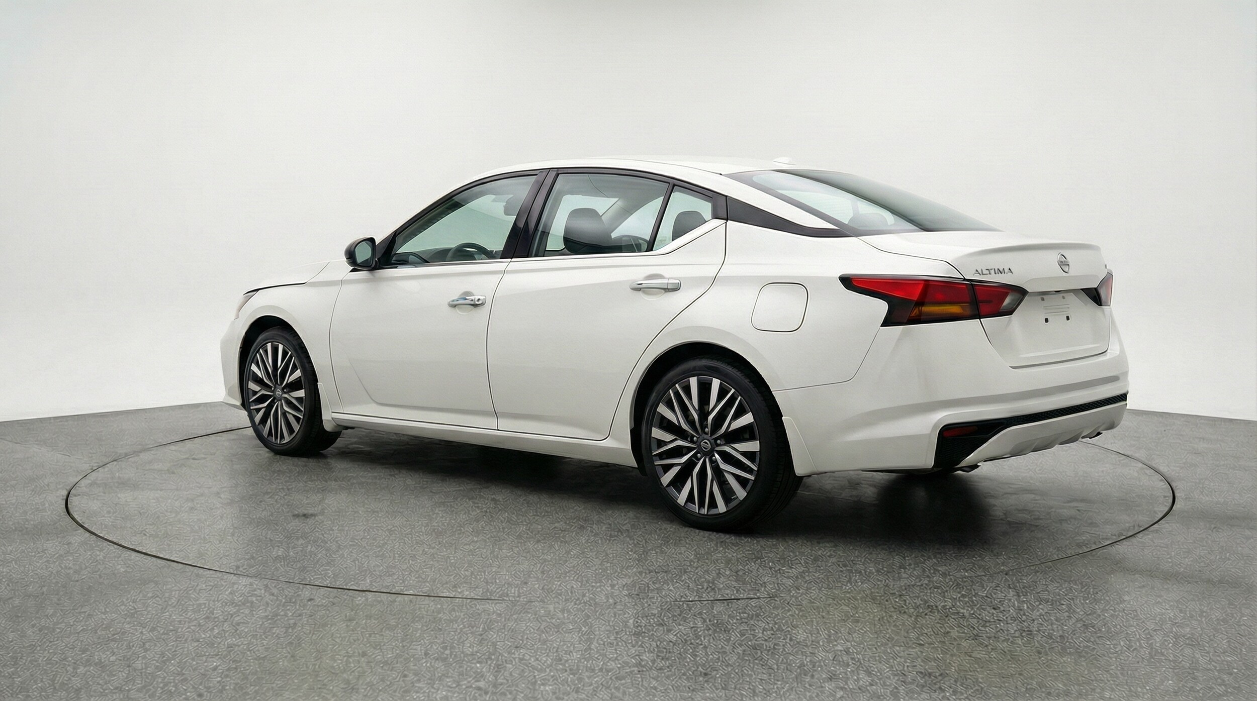 Thumbnail: 2025 Nissan Altima - 5