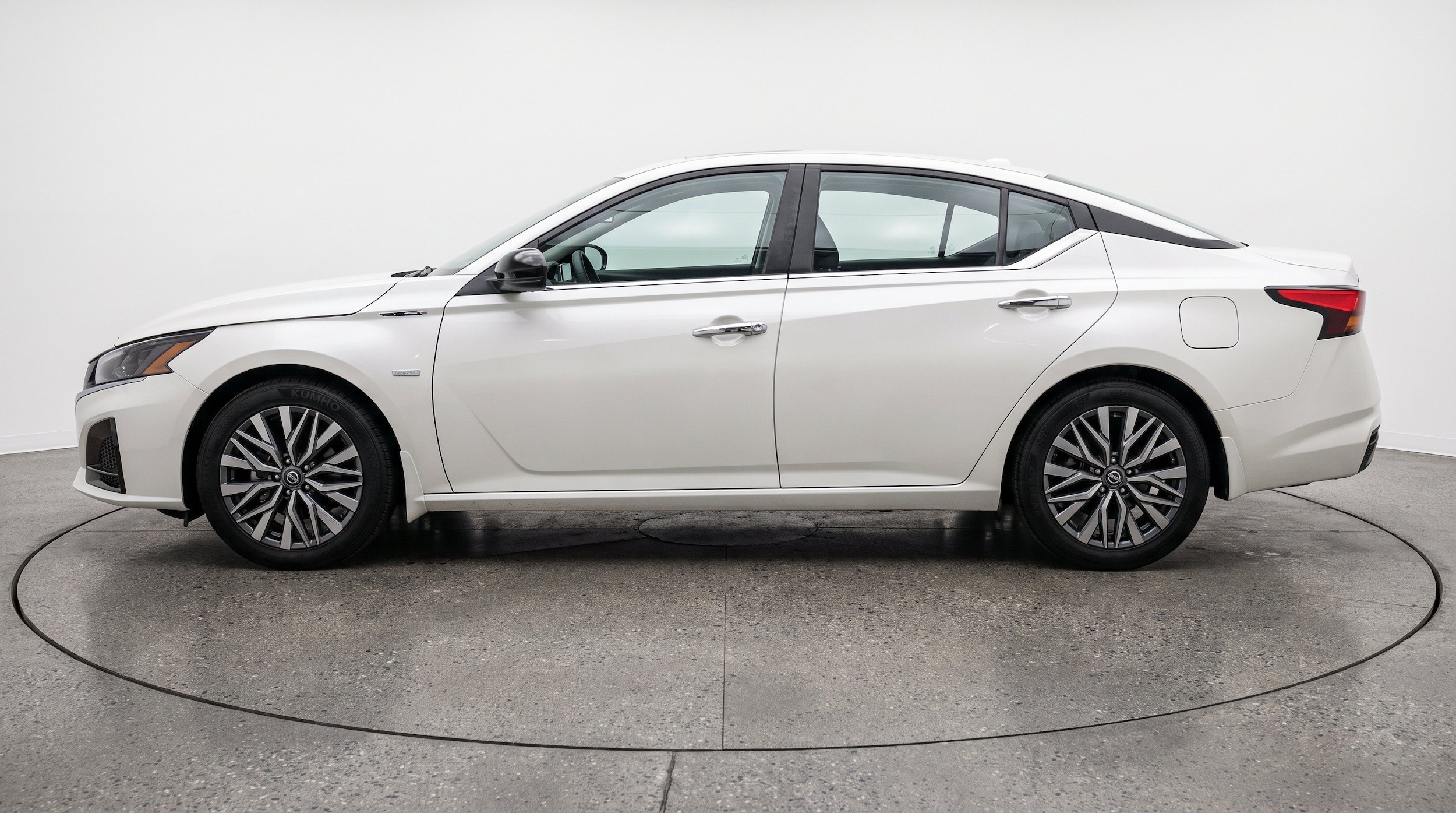 Thumbnail: 2025 Nissan Altima - 5