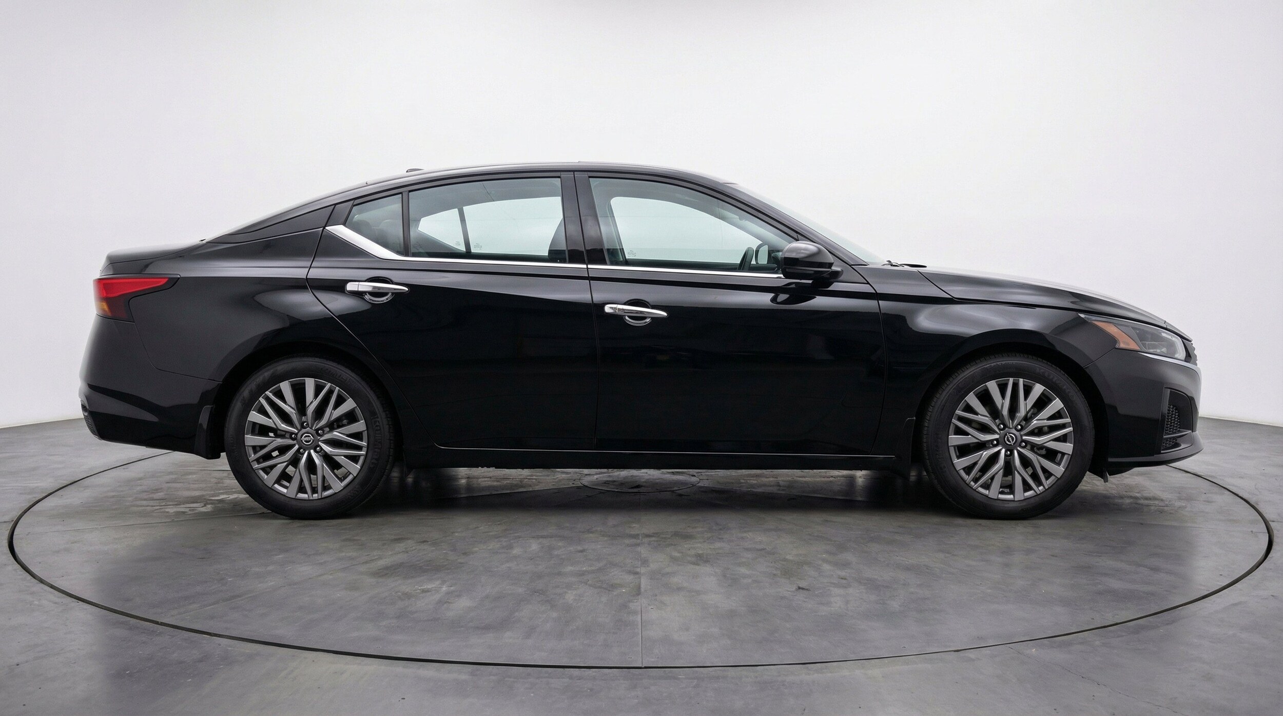 Thumbnail: 2025 Nissan Altima - 11