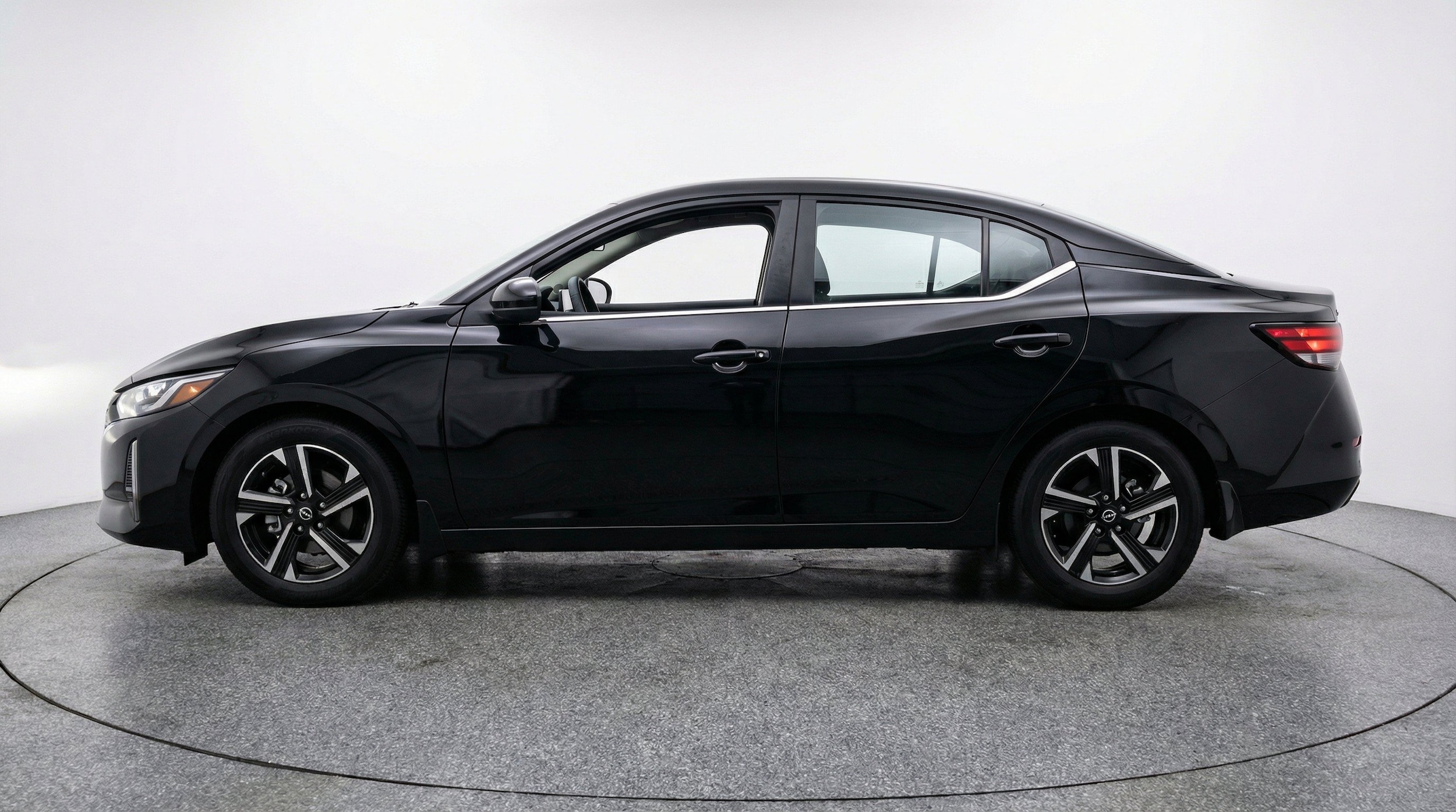 Thumbnail: 2025 Nissan Sentra - 3