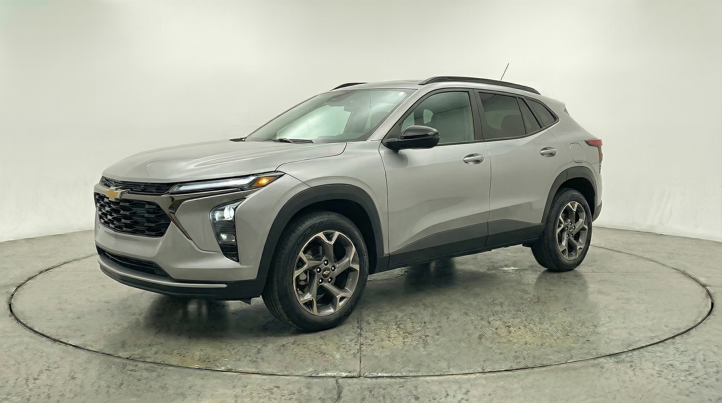 Thumbnail: 2025 Chevrolet Trax - 3