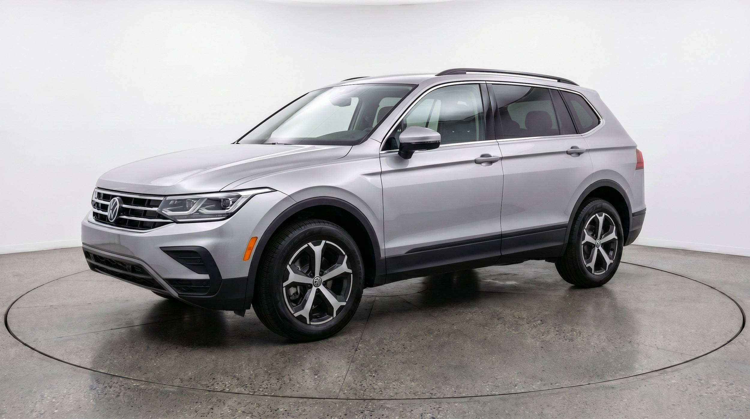 Thumbnail: 2026 Volkswagen Tiguan - 2