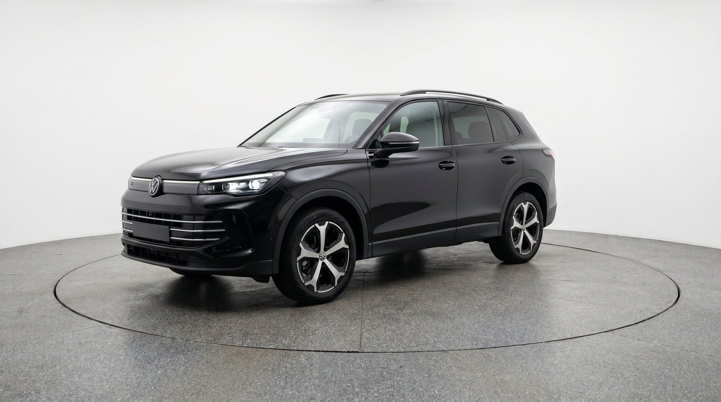 Thumbnail: 2026 Volkswagen Tiguan - 3