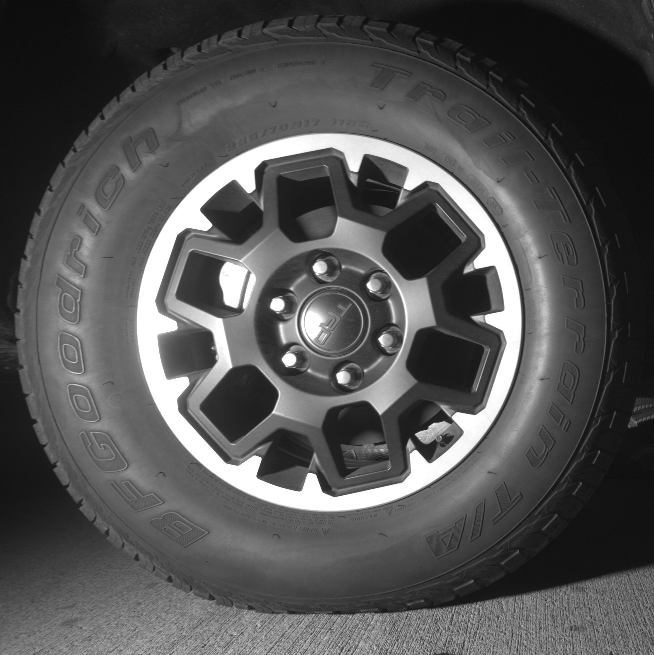 Thumbnail: 2025 Toyota Tacoma - 12