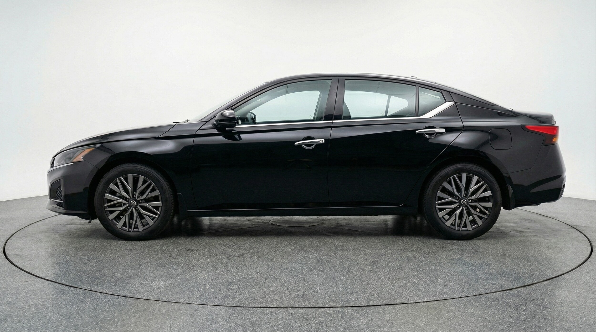 Thumbnail: 2025 Nissan Altima - 4