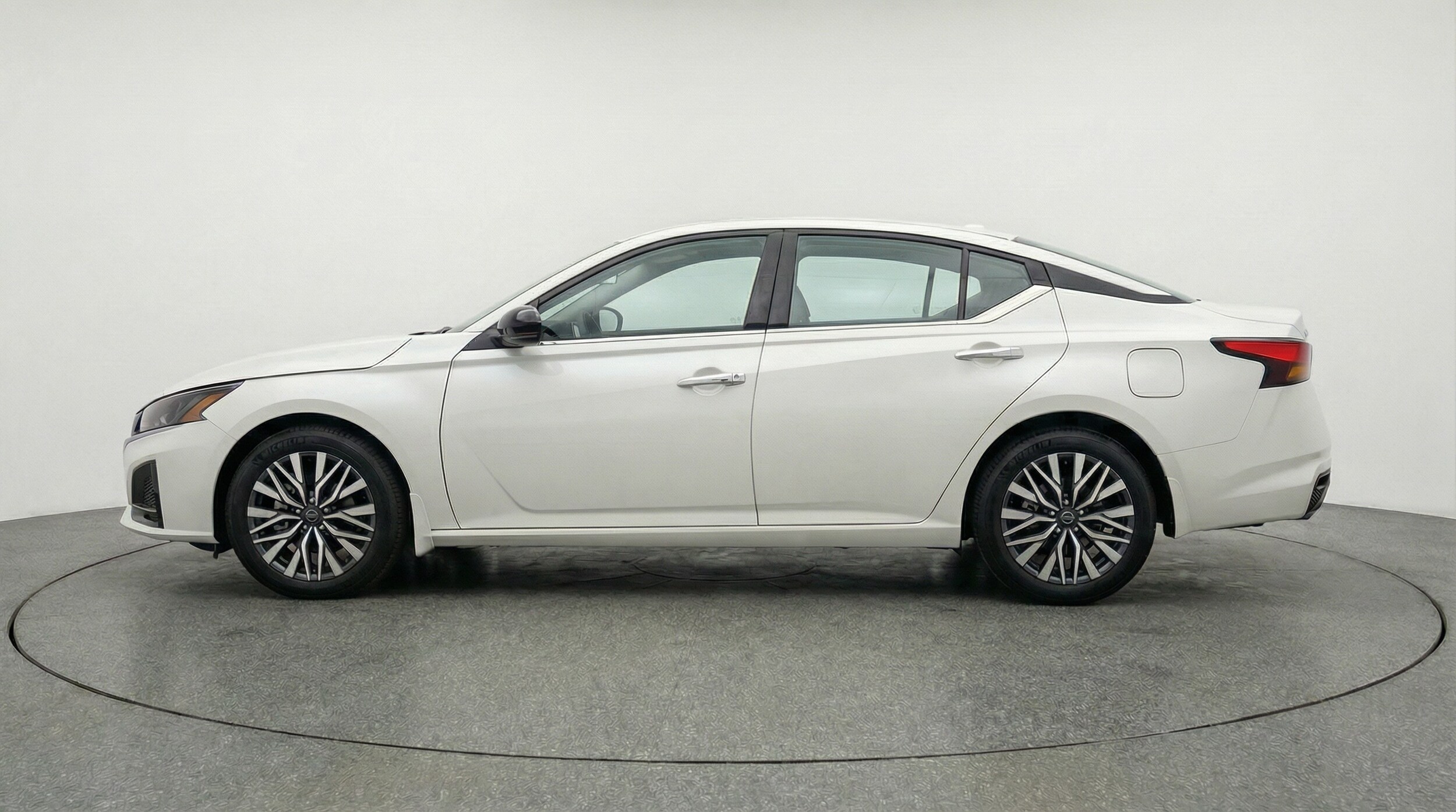 Thumbnail: 2025 Nissan Altima - 4