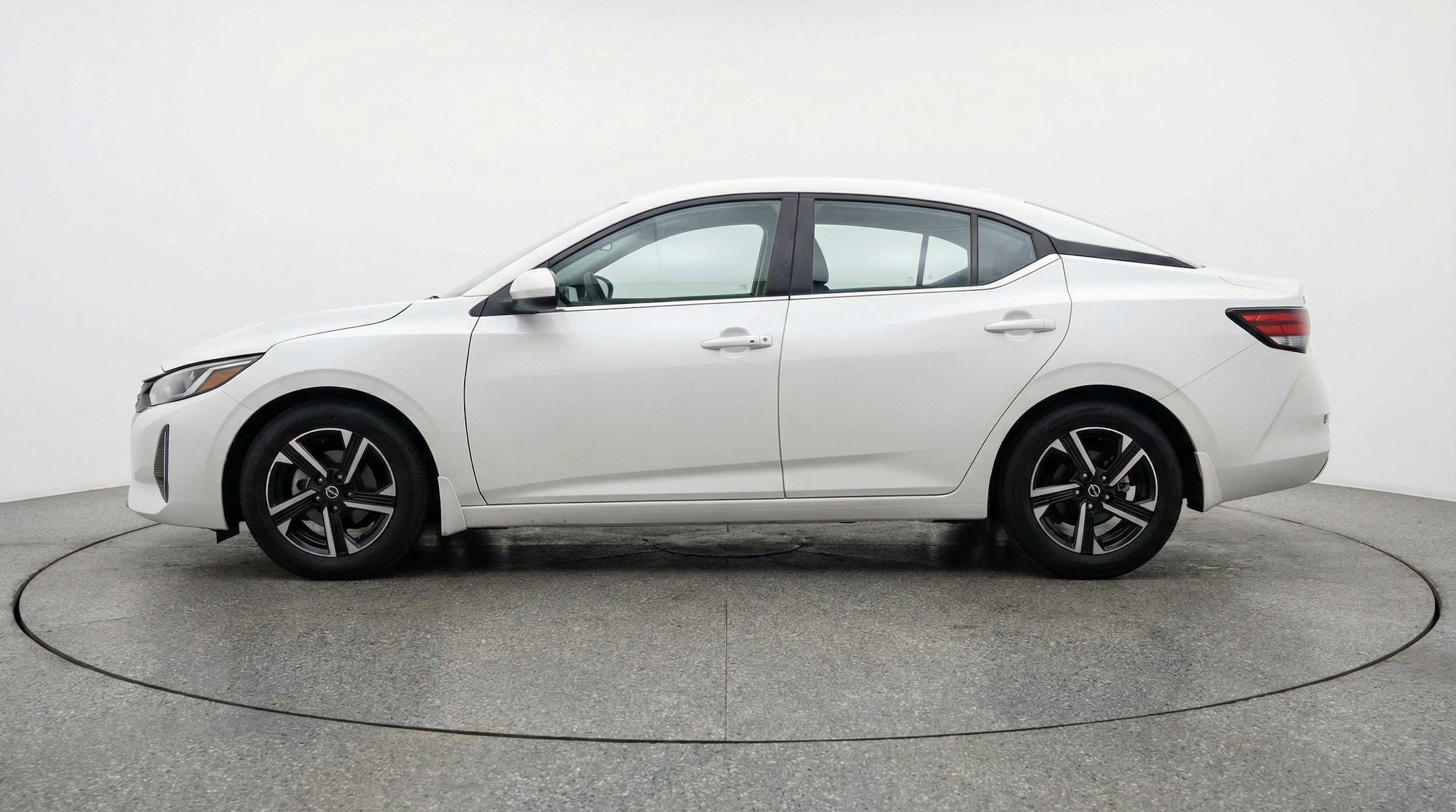 Thumbnail: 2025 Nissan Sentra - 5