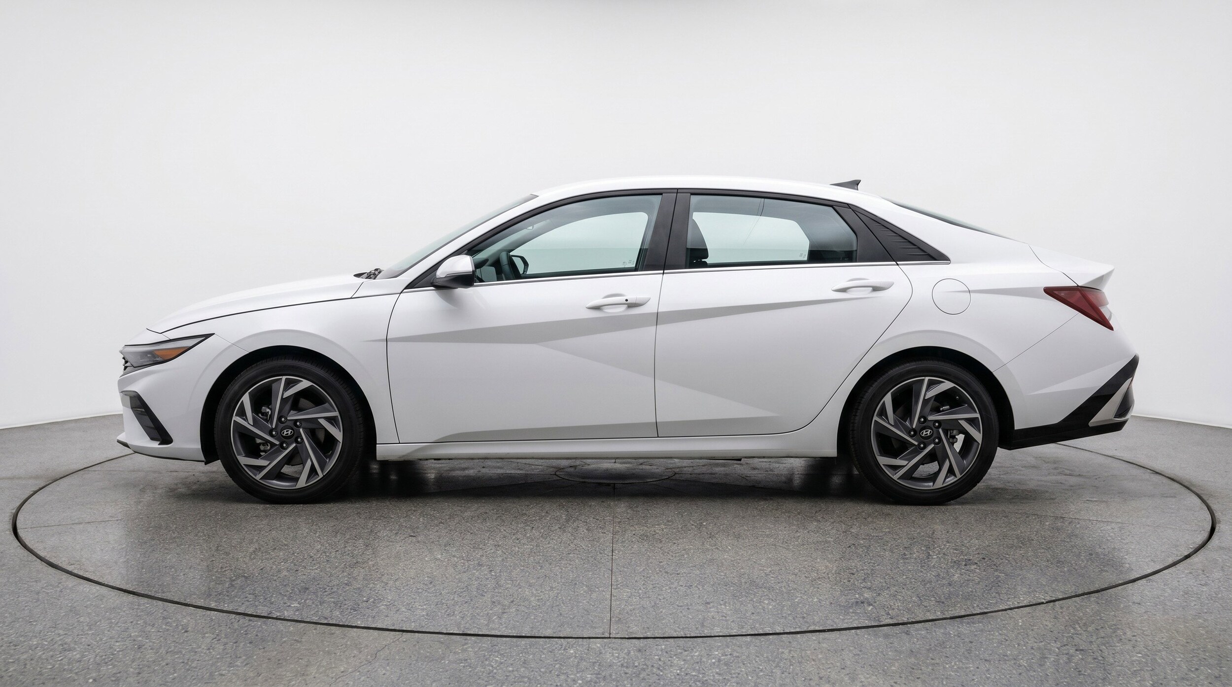 Thumbnail: 2025 Hyundai Elantra - 5