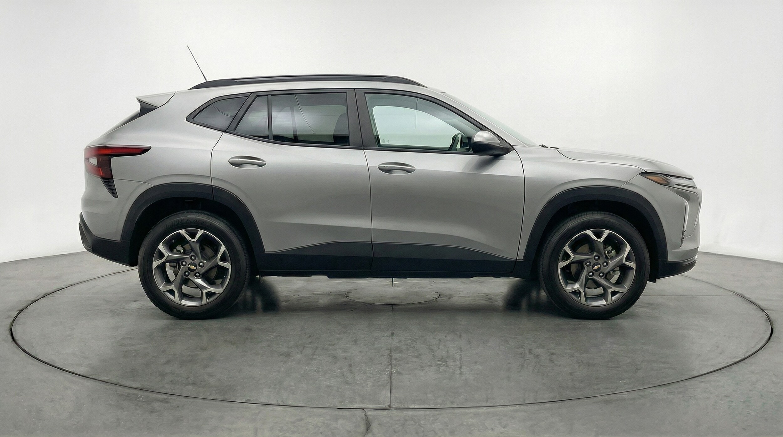 Thumbnail: 2025 Chevrolet Trax - 8