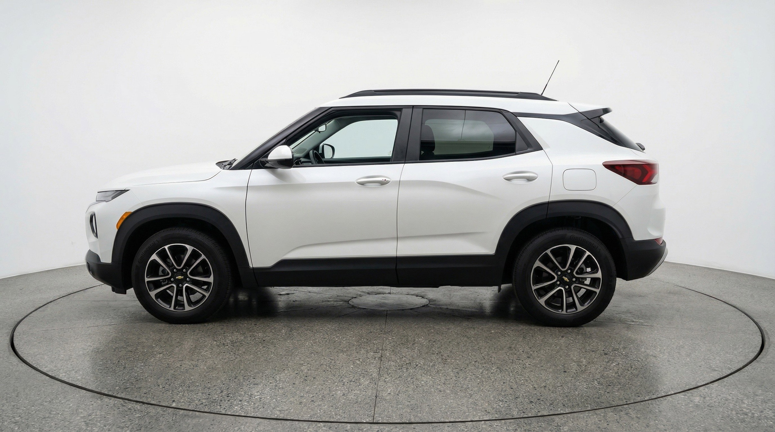 Thumbnail: 2025 Chevrolet TrailBlazer - 3