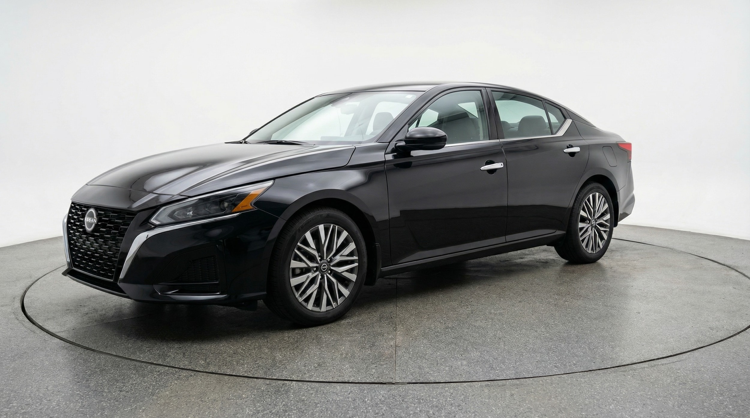 Thumbnail: 2025 Nissan Altima - 3