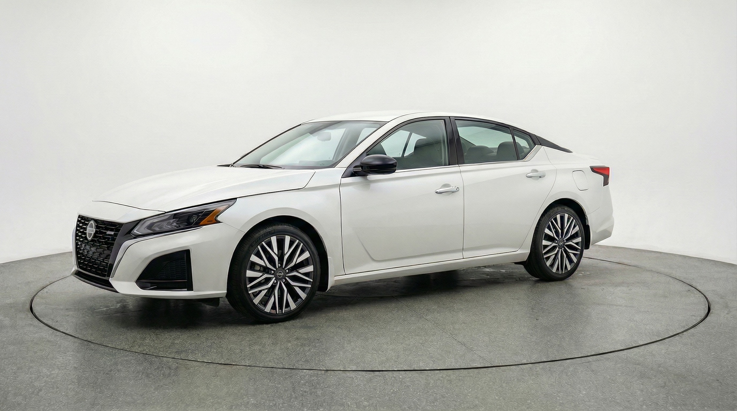 Thumbnail: 2025 Nissan Altima - 3