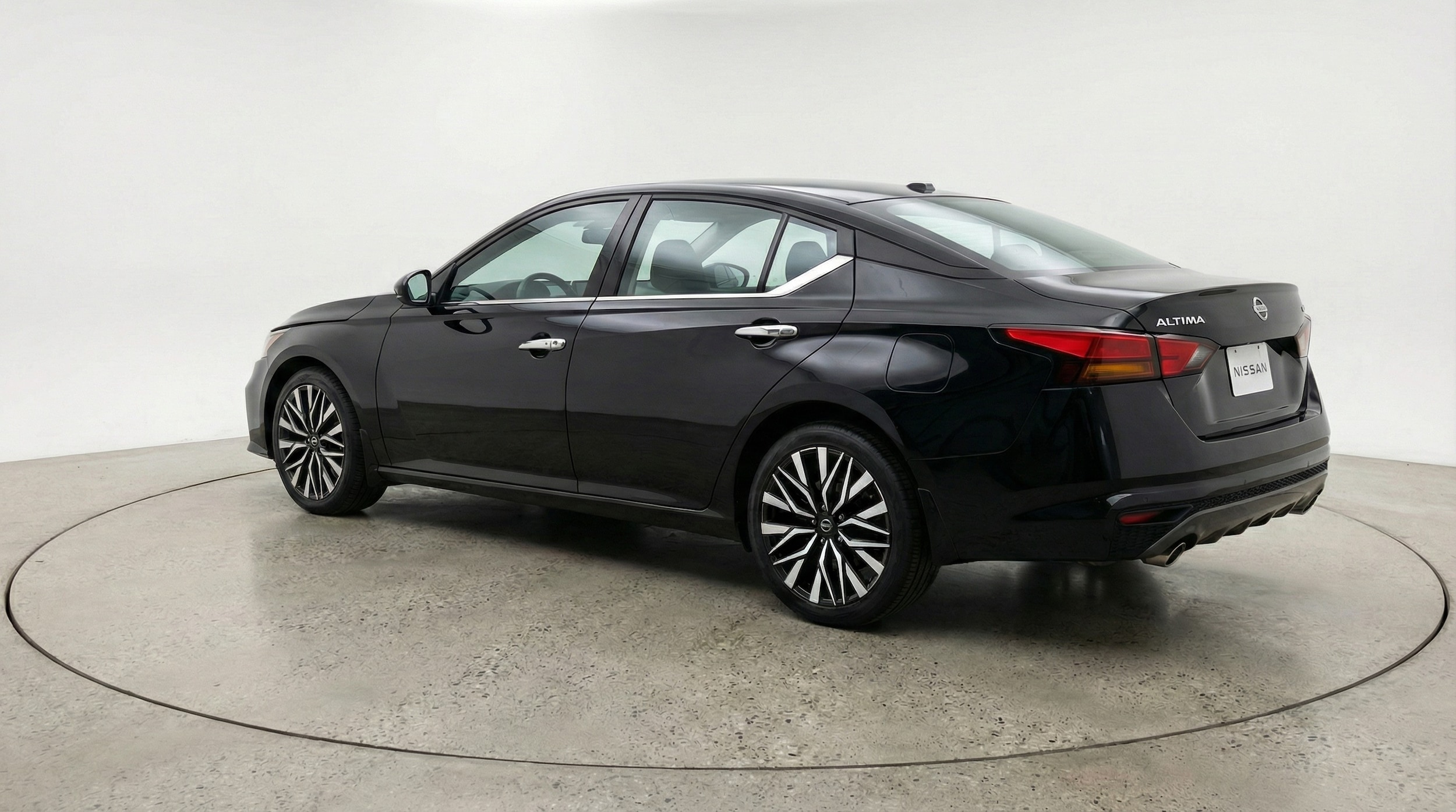 Thumbnail: 2025 Nissan Altima - 5