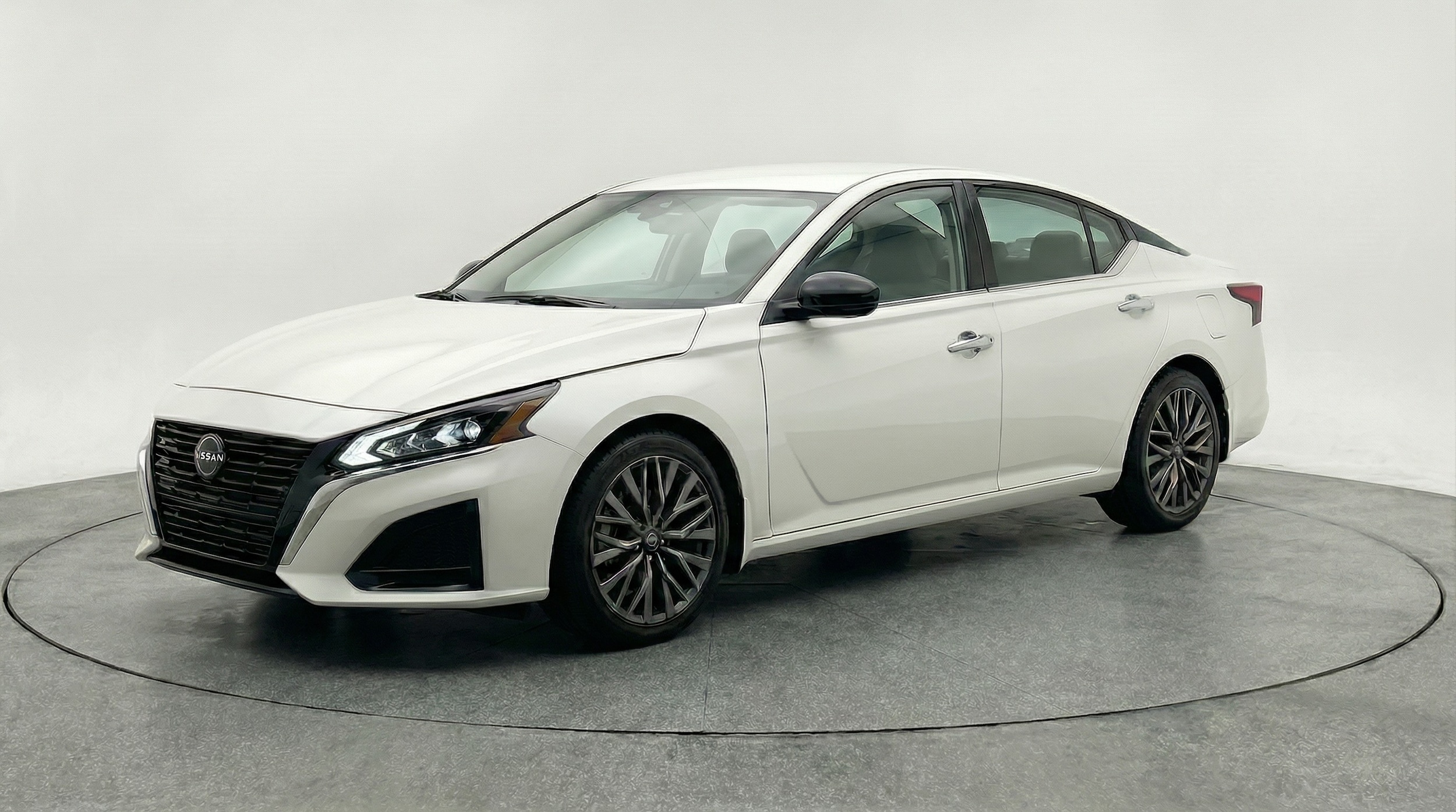 Thumbnail: 2025 Nissan Altima - 3