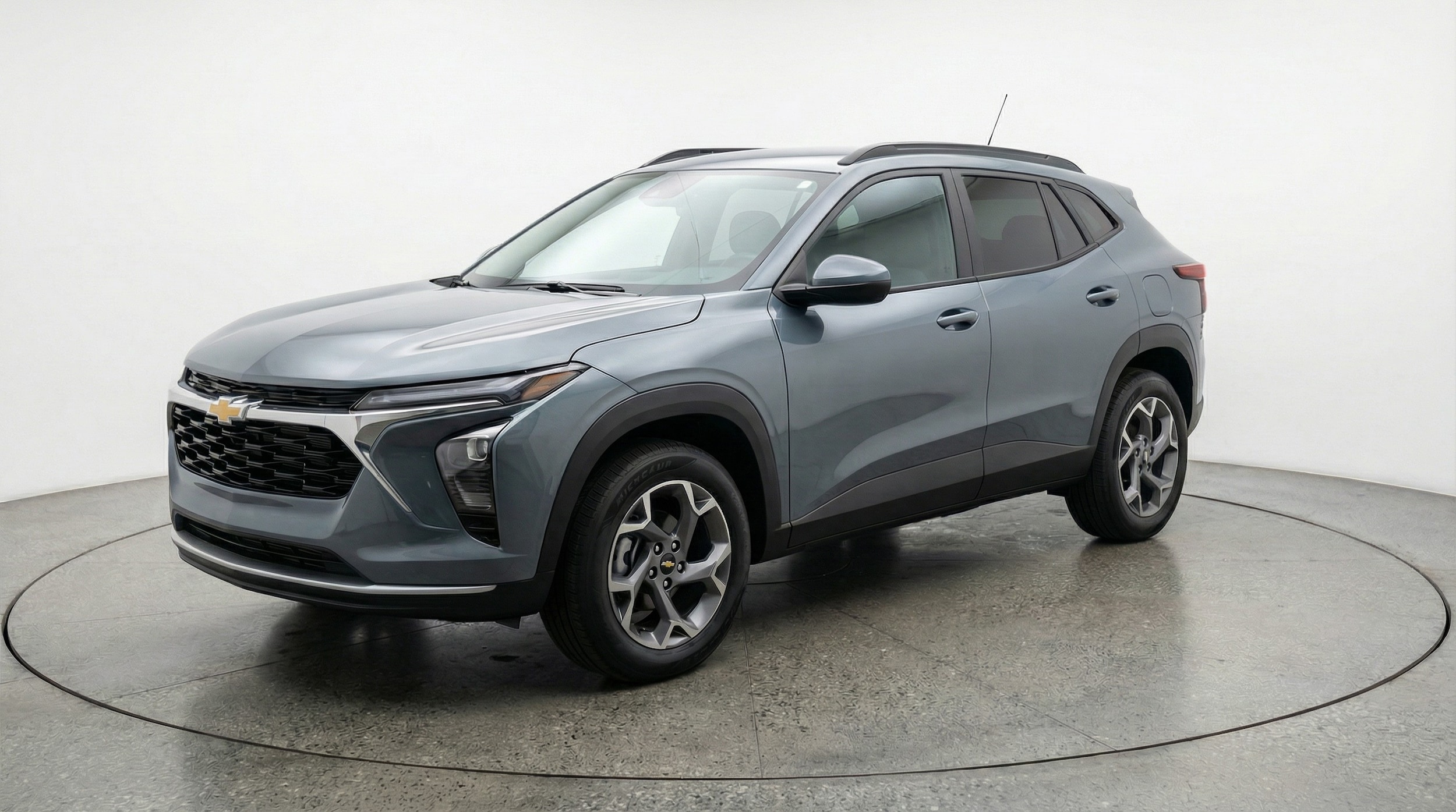 Thumbnail: 2025 Chevrolet Trax - 3