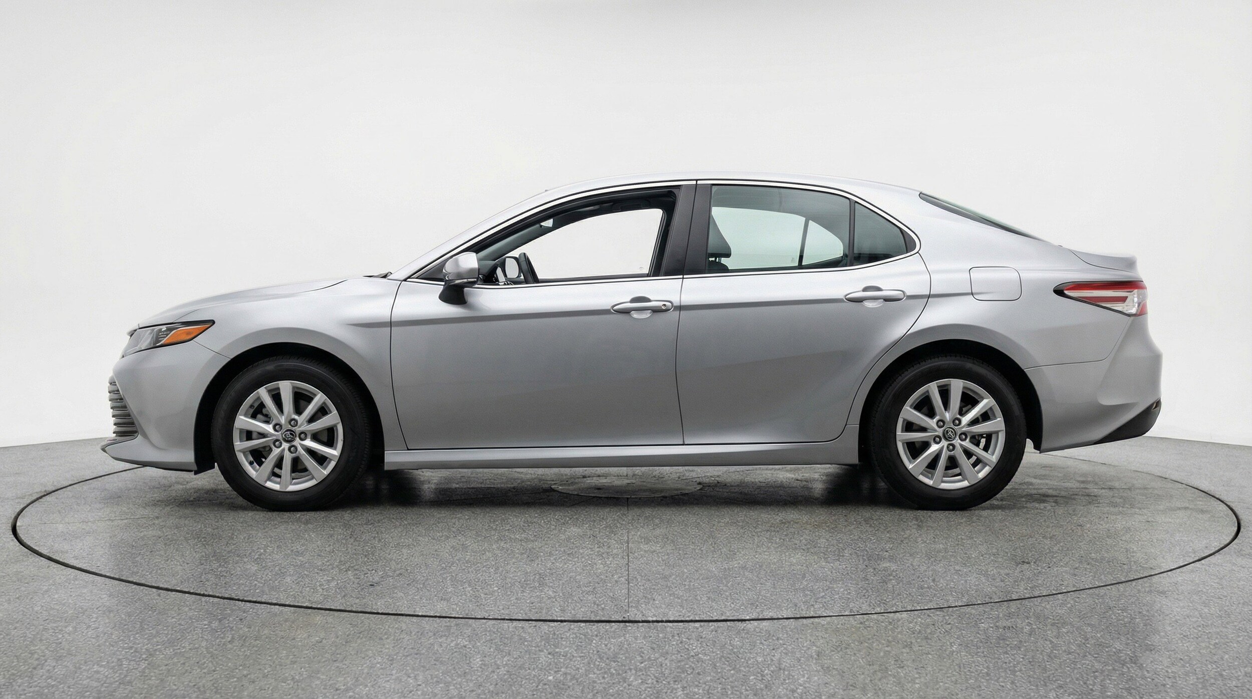 Thumbnail: 2025 Toyota Camry - 3