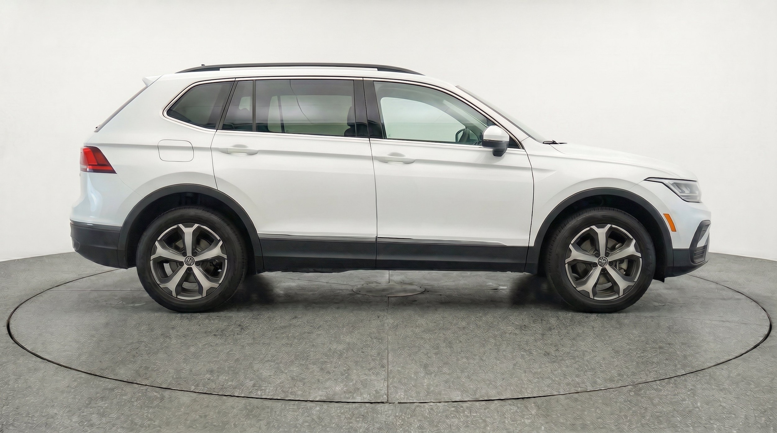 Thumbnail: 2026 Volkswagen Tiguan - 10