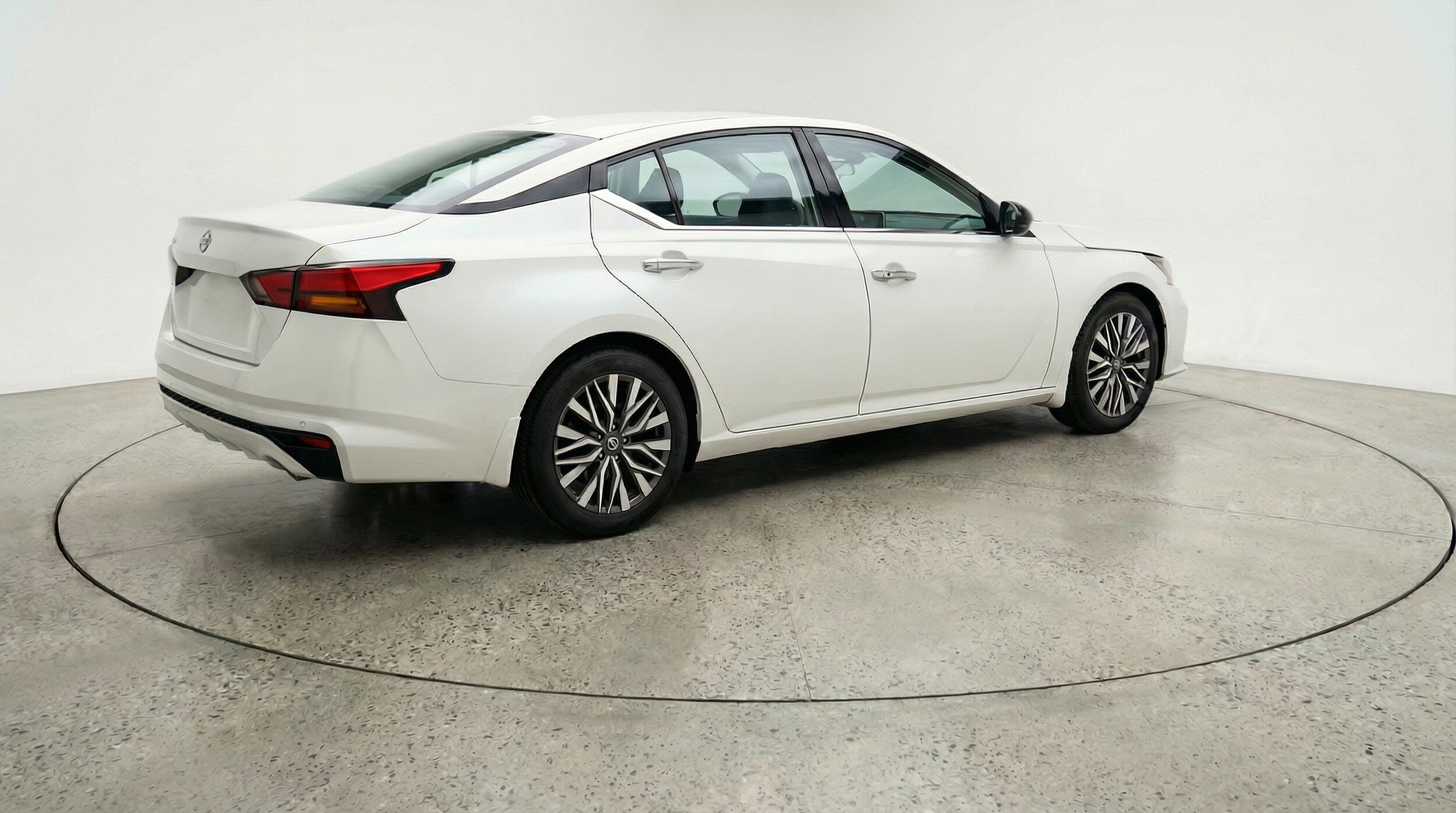 Thumbnail: 2025 Nissan Altima - 5