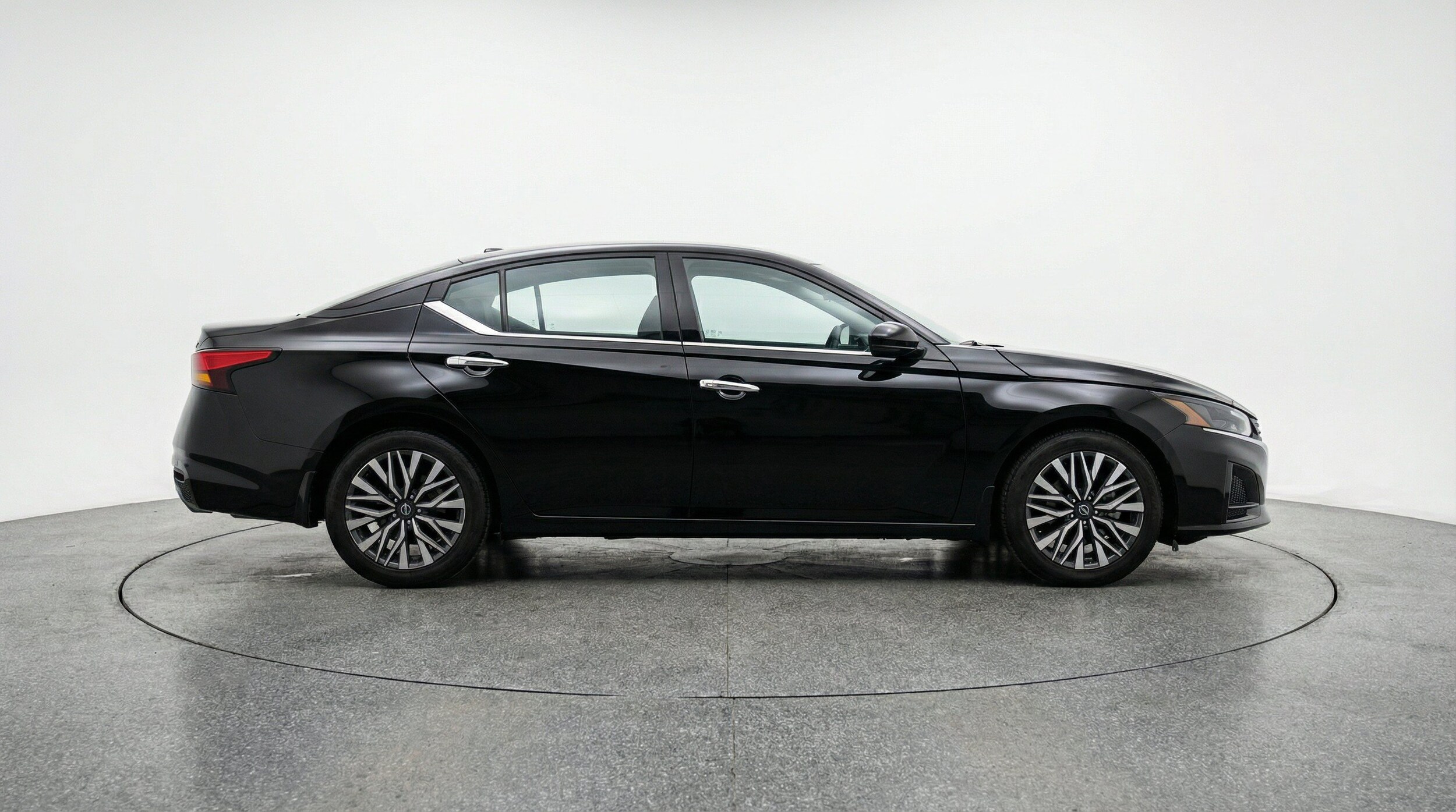 Thumbnail: 2025 Nissan Altima - 10