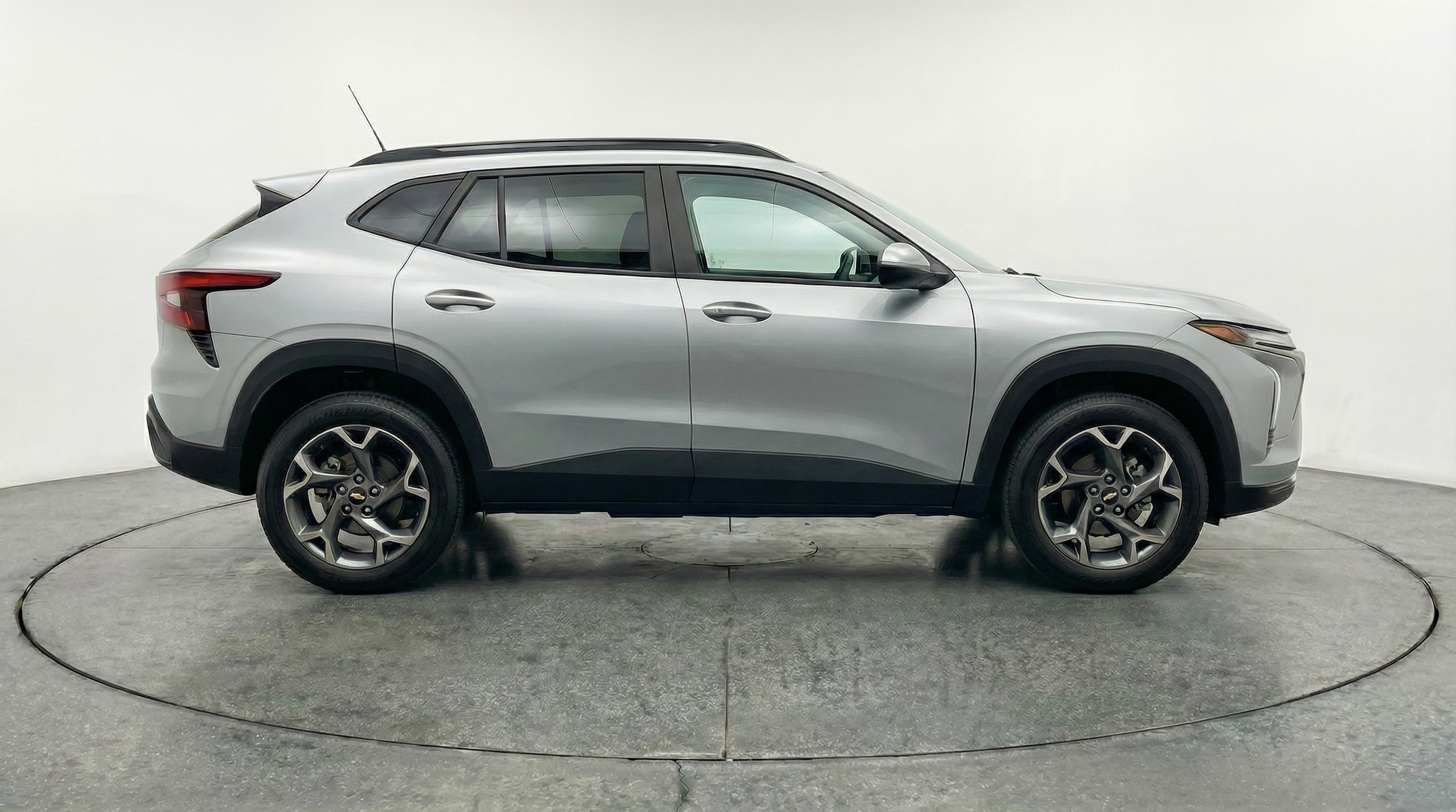 Thumbnail: 2025 Chevrolet Trax - 8