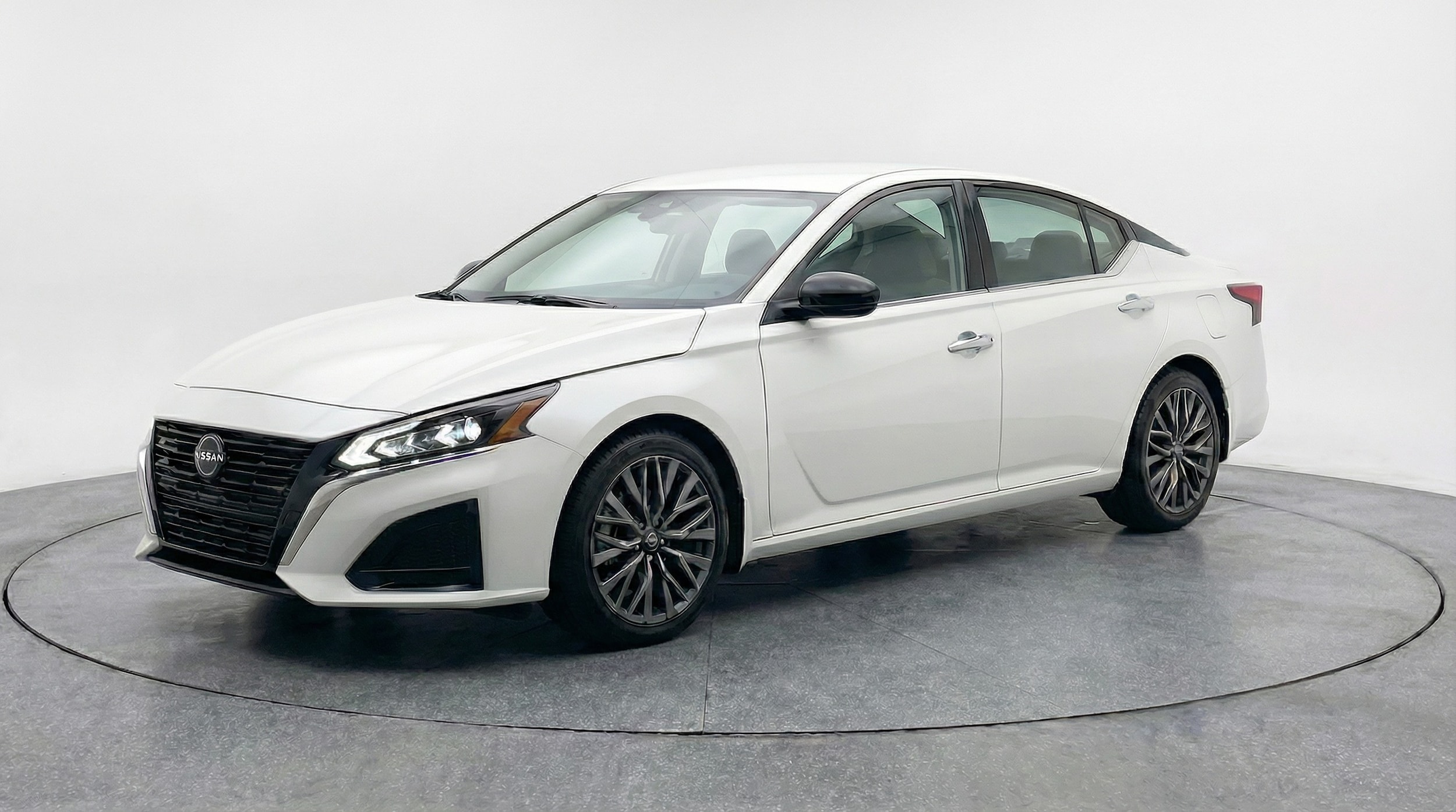 Thumbnail: 2025 Nissan Altima - 3