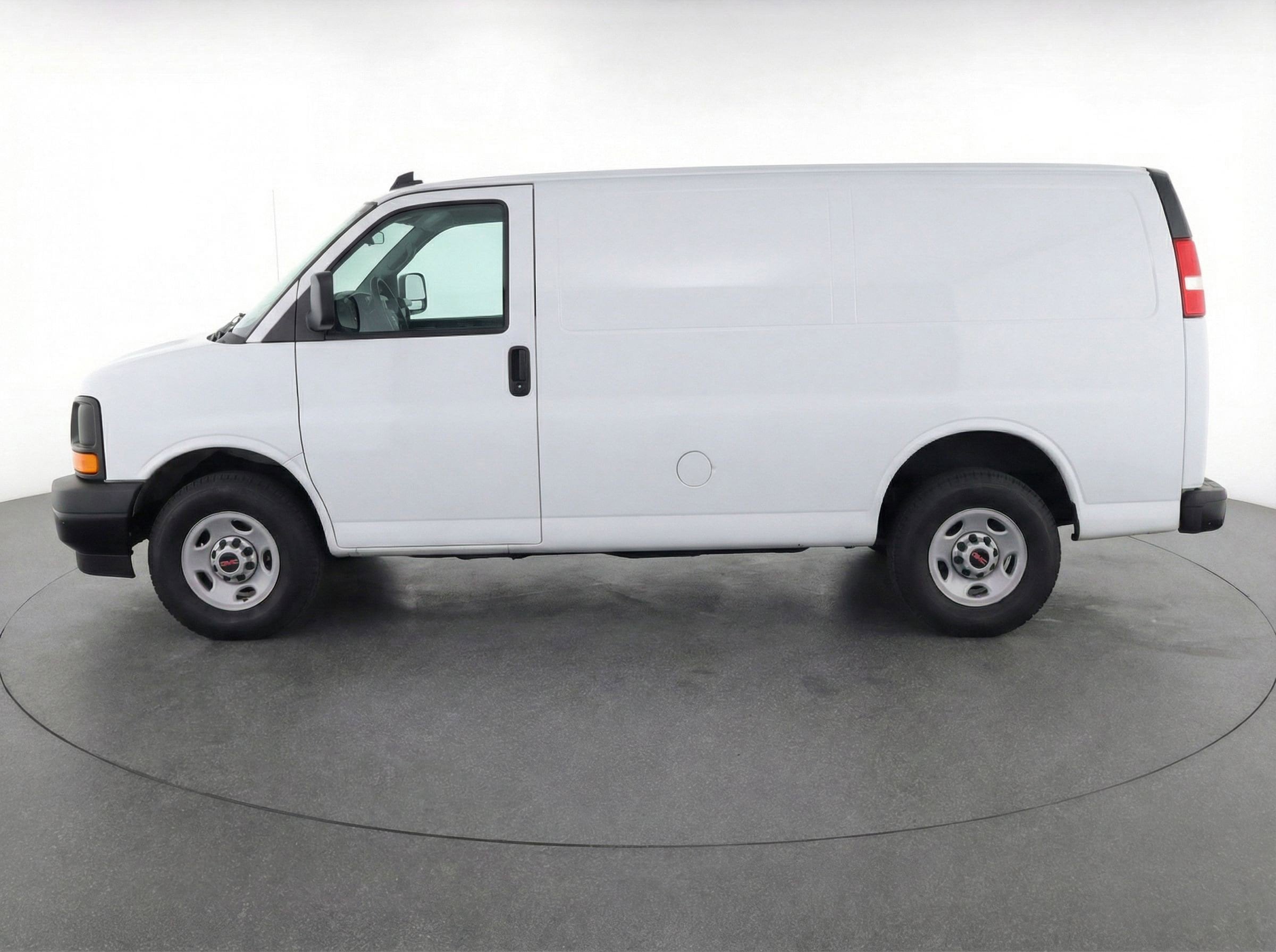 Thumbnail: 2025 GMC Savana - 3