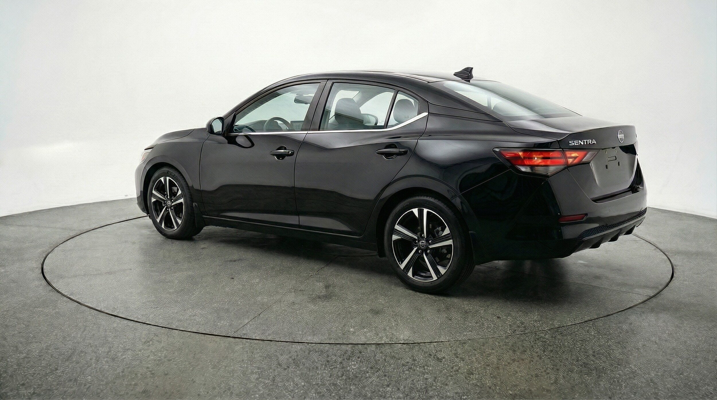 Thumbnail: 2025 Nissan Sentra - 5