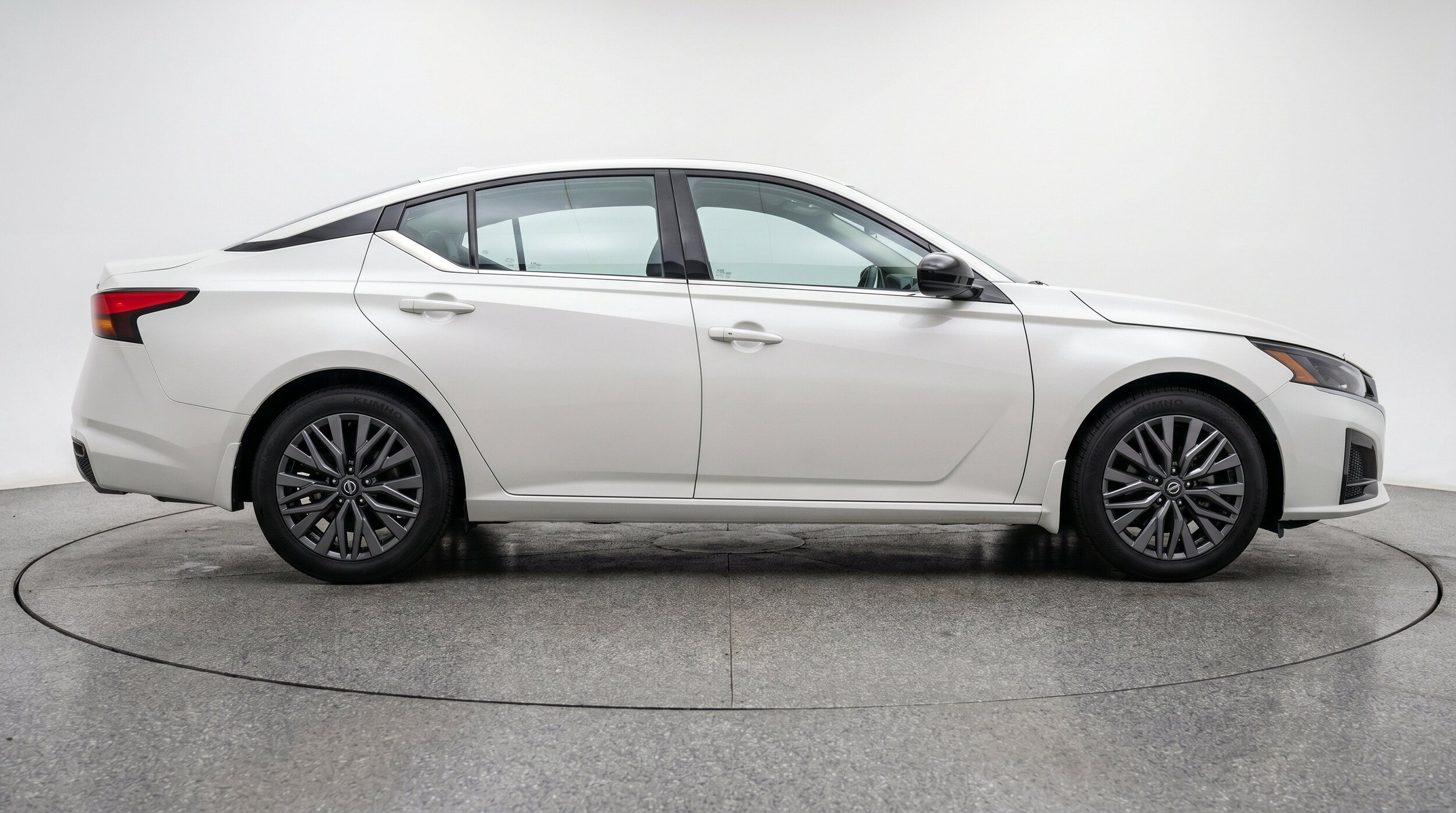 Thumbnail: 2025 Nissan Altima - 9