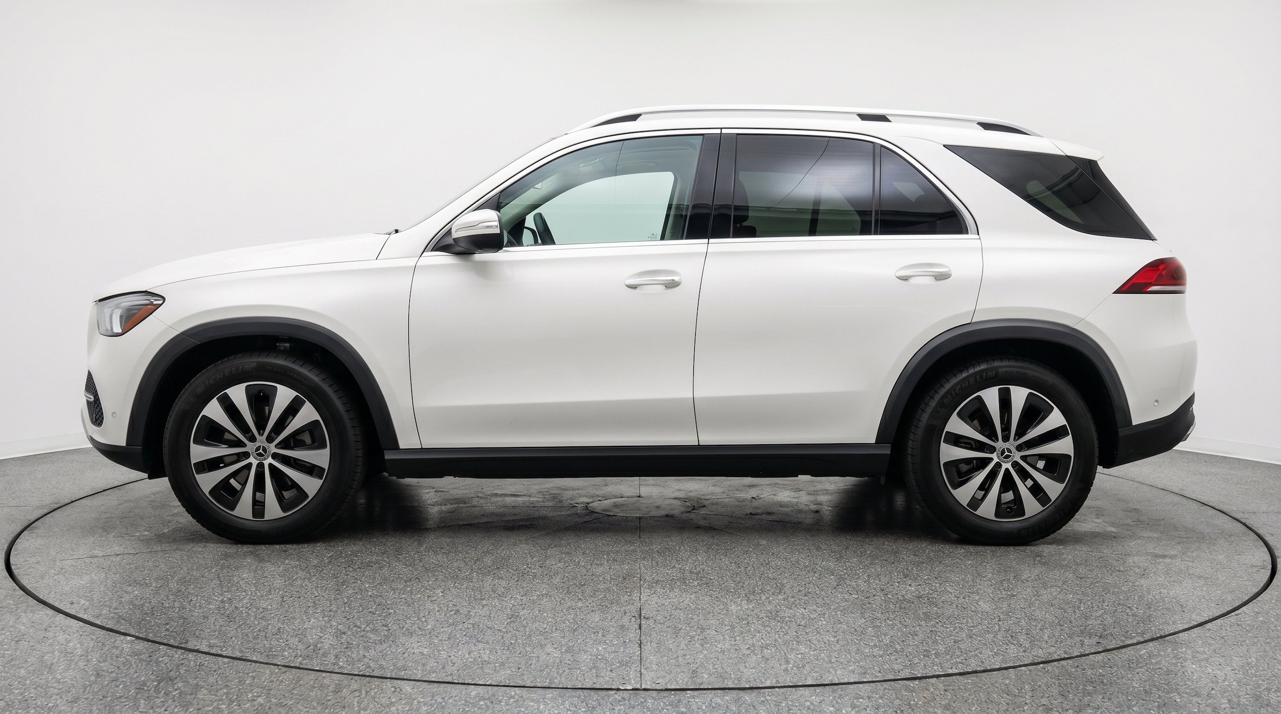 Thumbnail: 2026 Mercedes-Benz GLE - 3