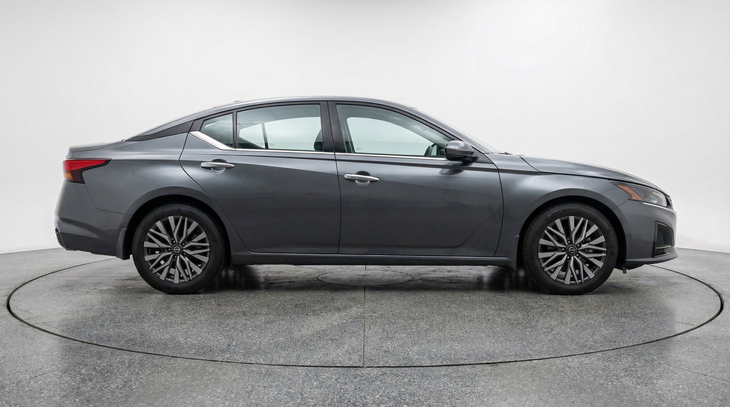 Thumbnail: 2025 Nissan Altima - 9
