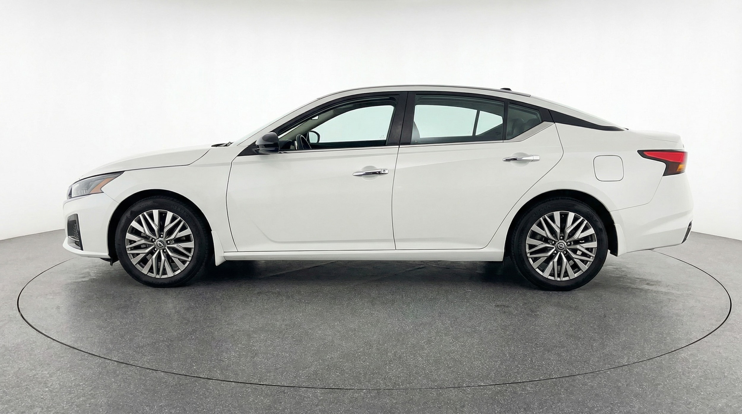 Thumbnail: 2025 Nissan Altima - 4