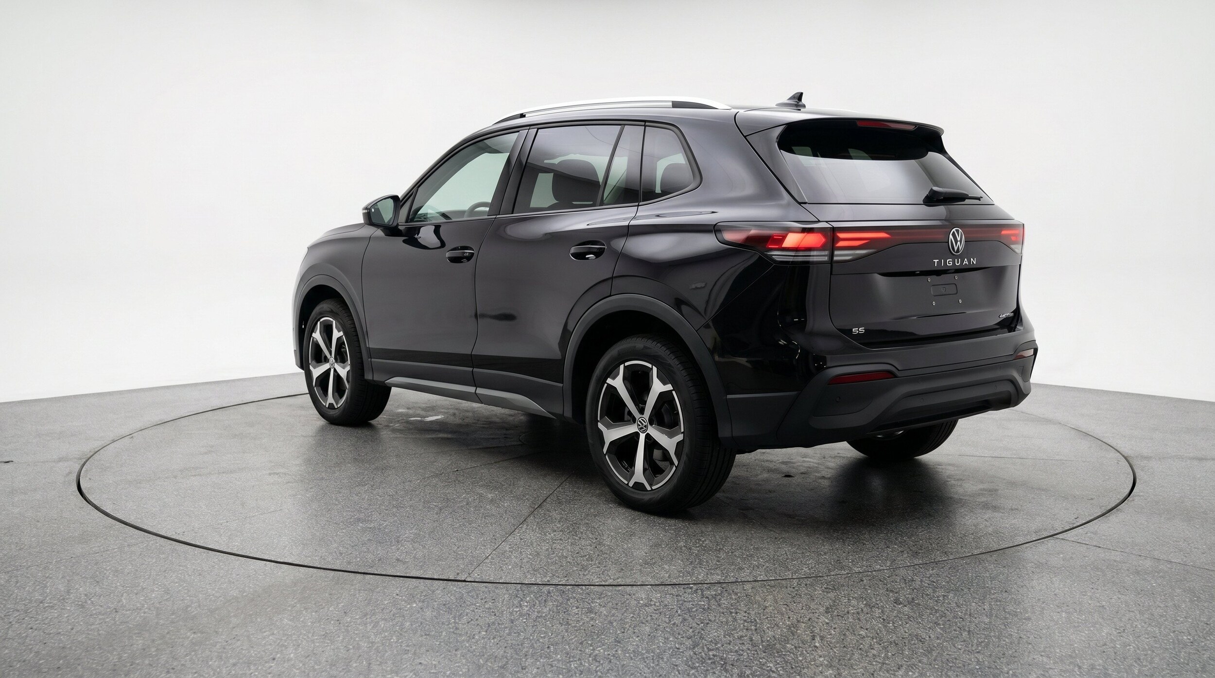 Thumbnail: 2026 Volkswagen Tiguan - 5