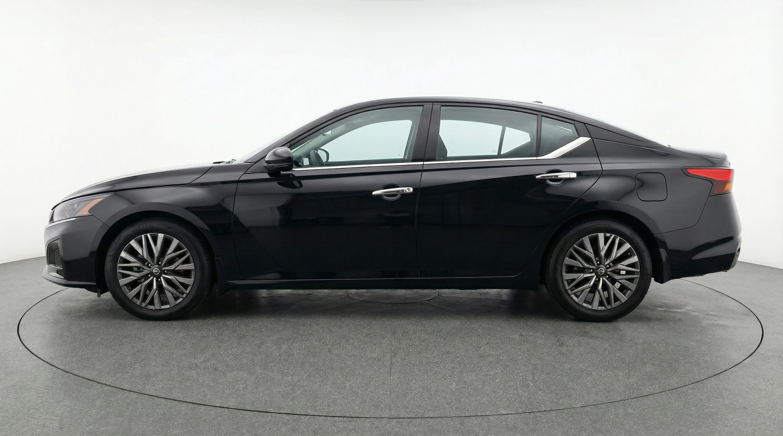 Thumbnail: 2025 Nissan Altima - 4