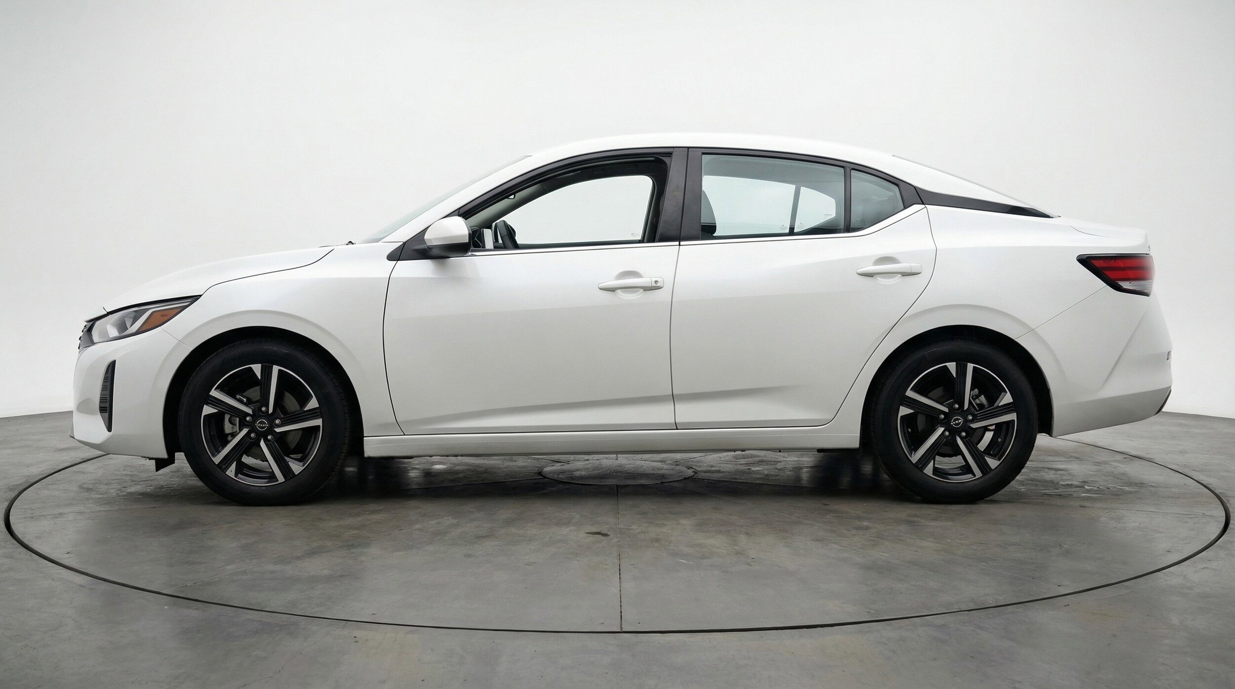 Thumbnail: 2025 Nissan Sentra - 5