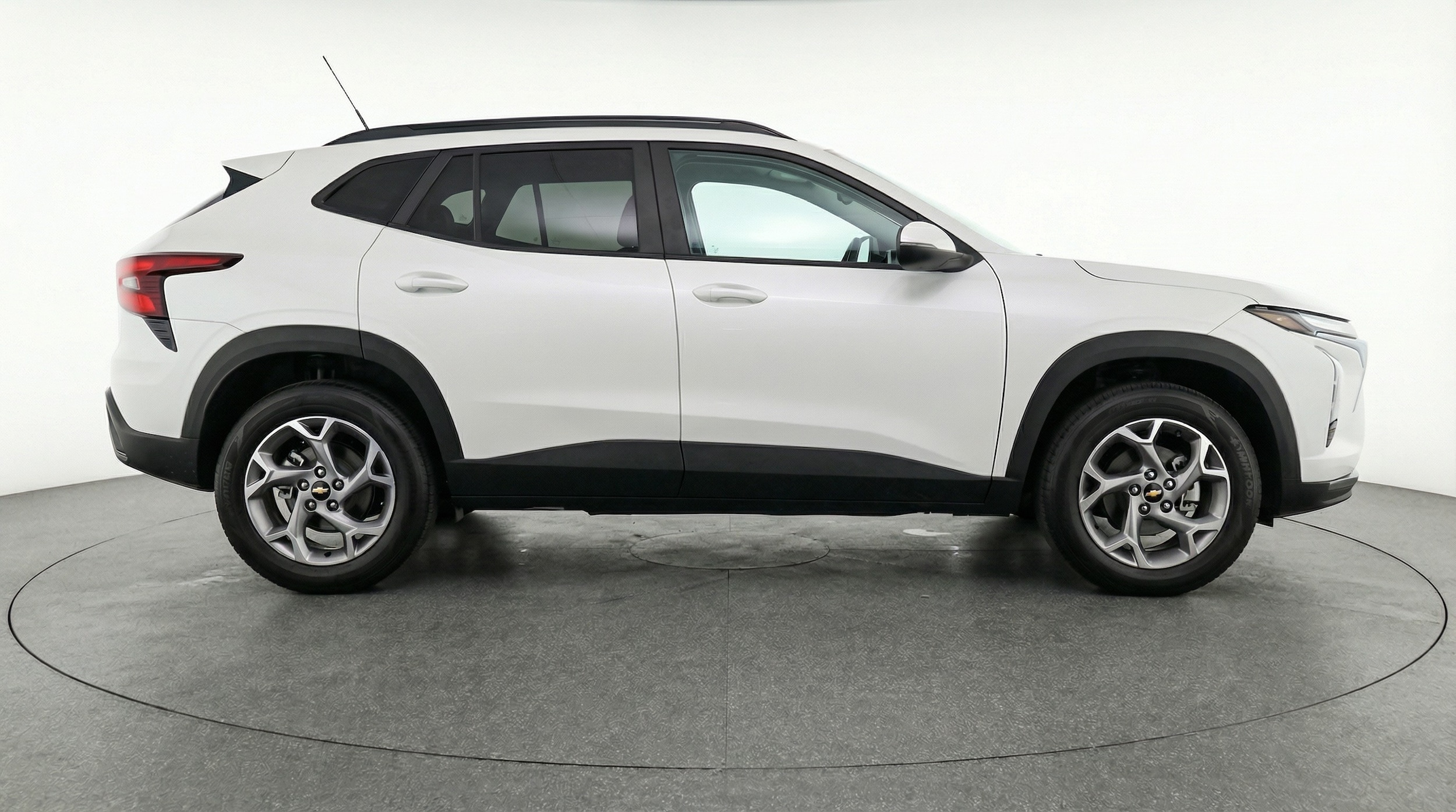 Thumbnail: 2025 Chevrolet Trax - 8