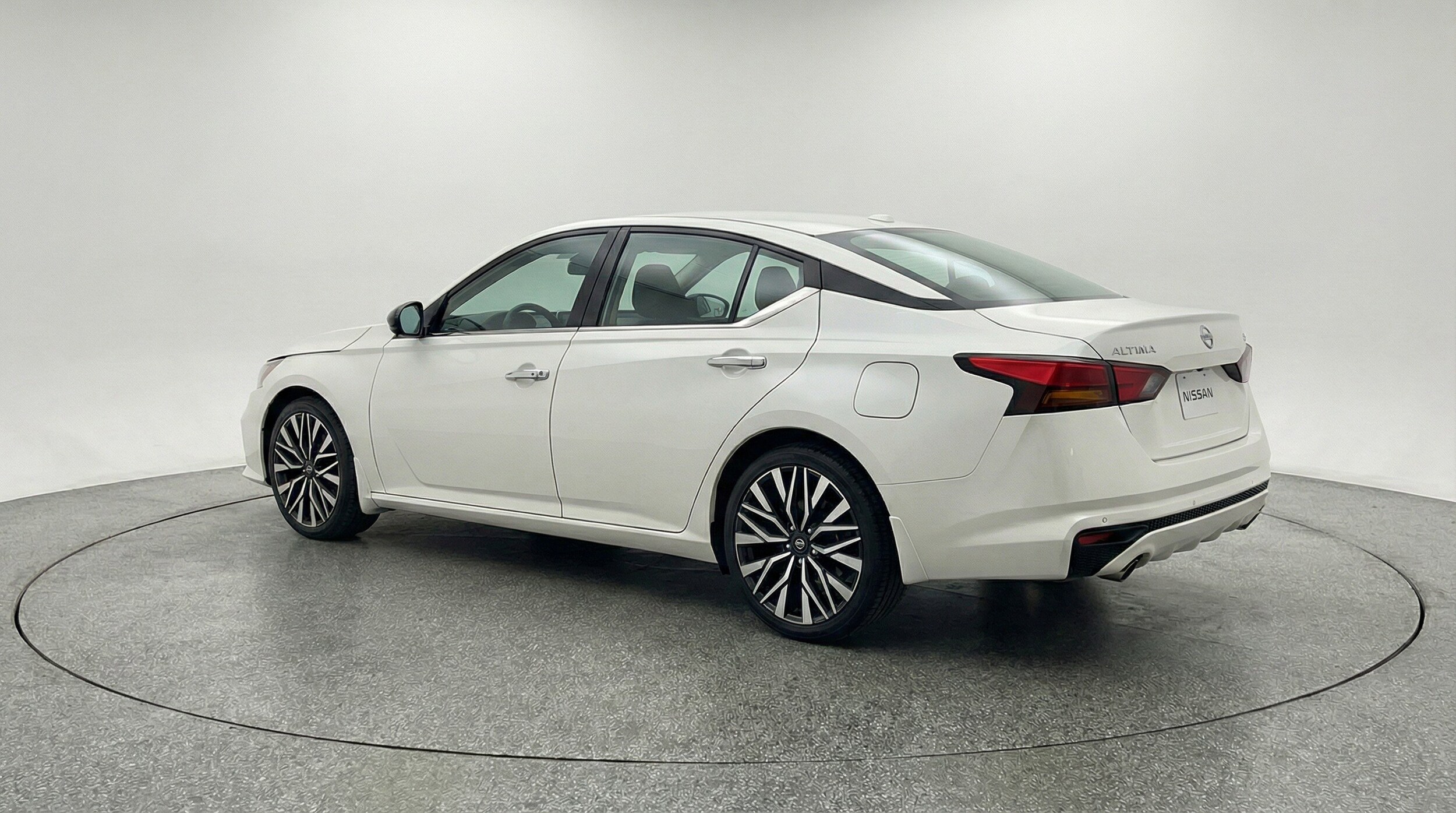 Thumbnail: 2025 Nissan Altima - 5