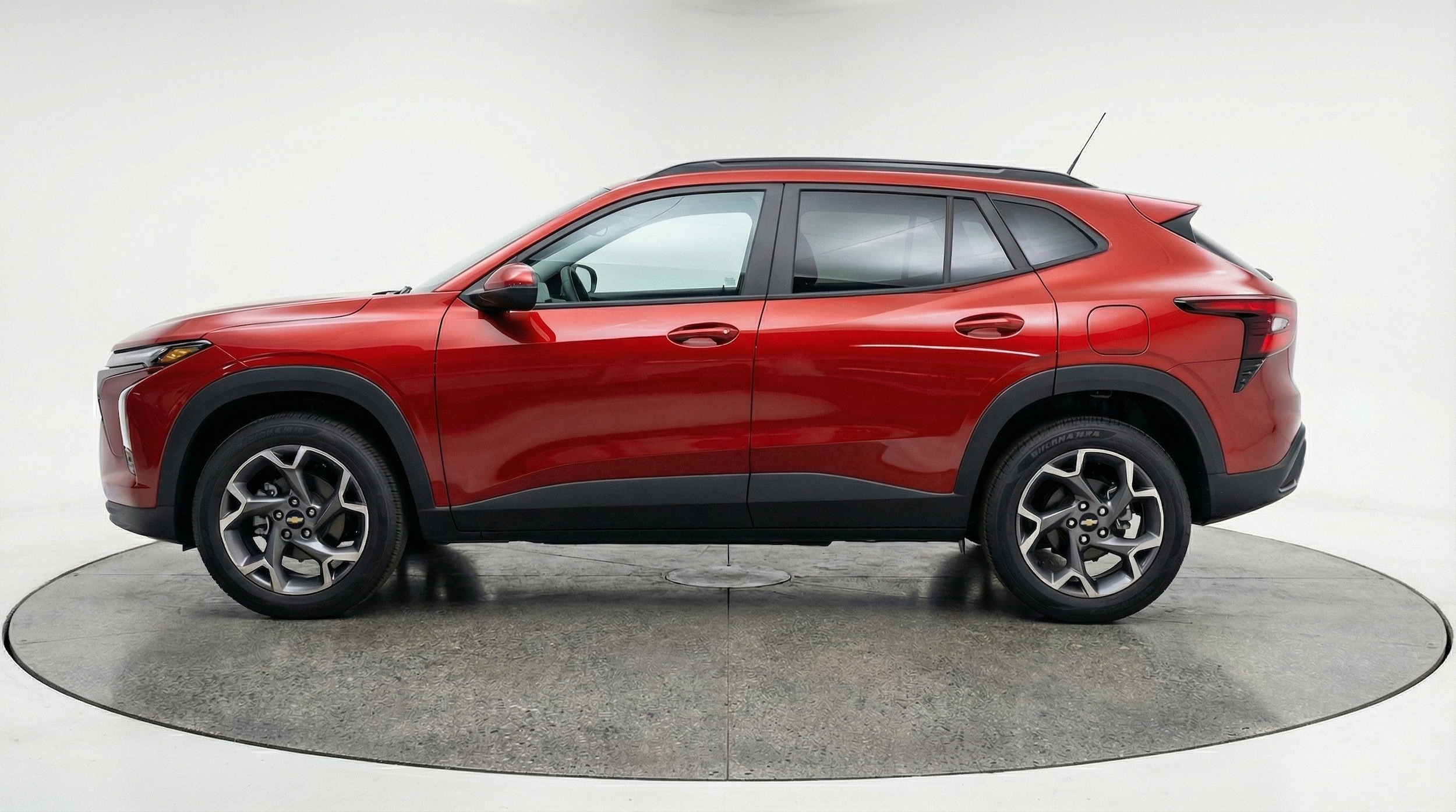 Thumbnail: 2025 Chevrolet Trax - 3