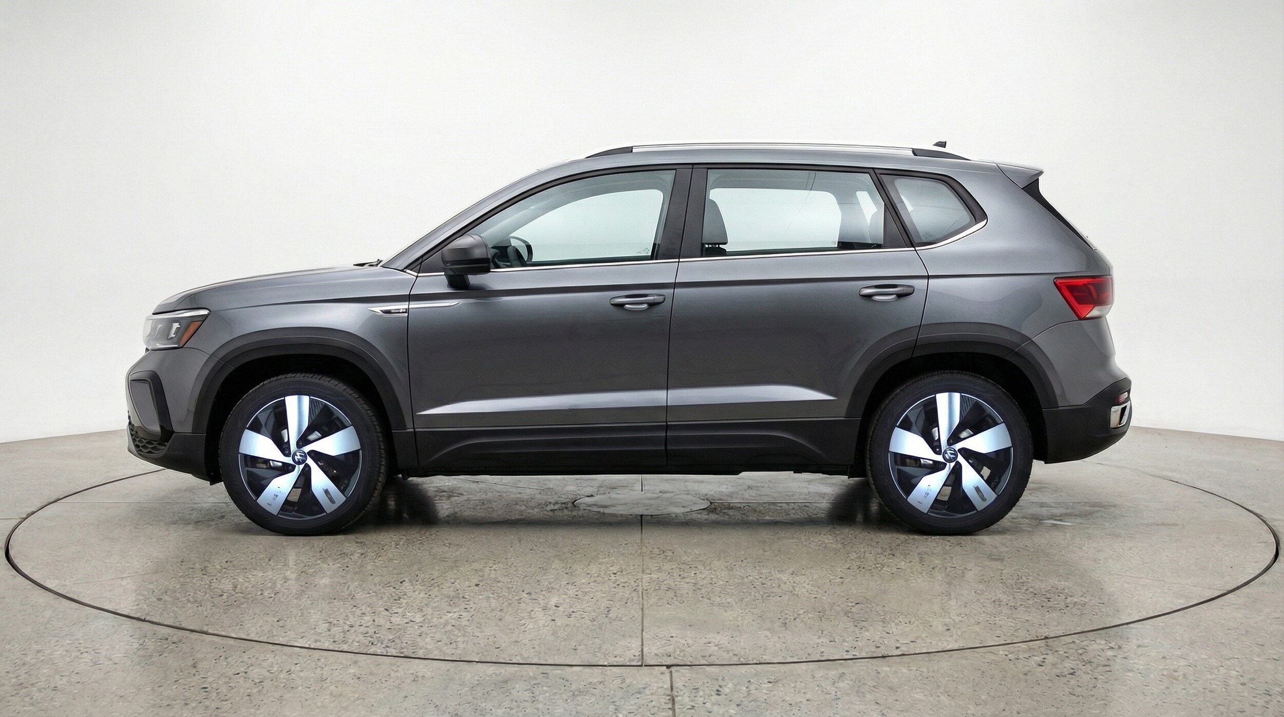 Thumbnail: 2025 Volkswagen Taos - 4