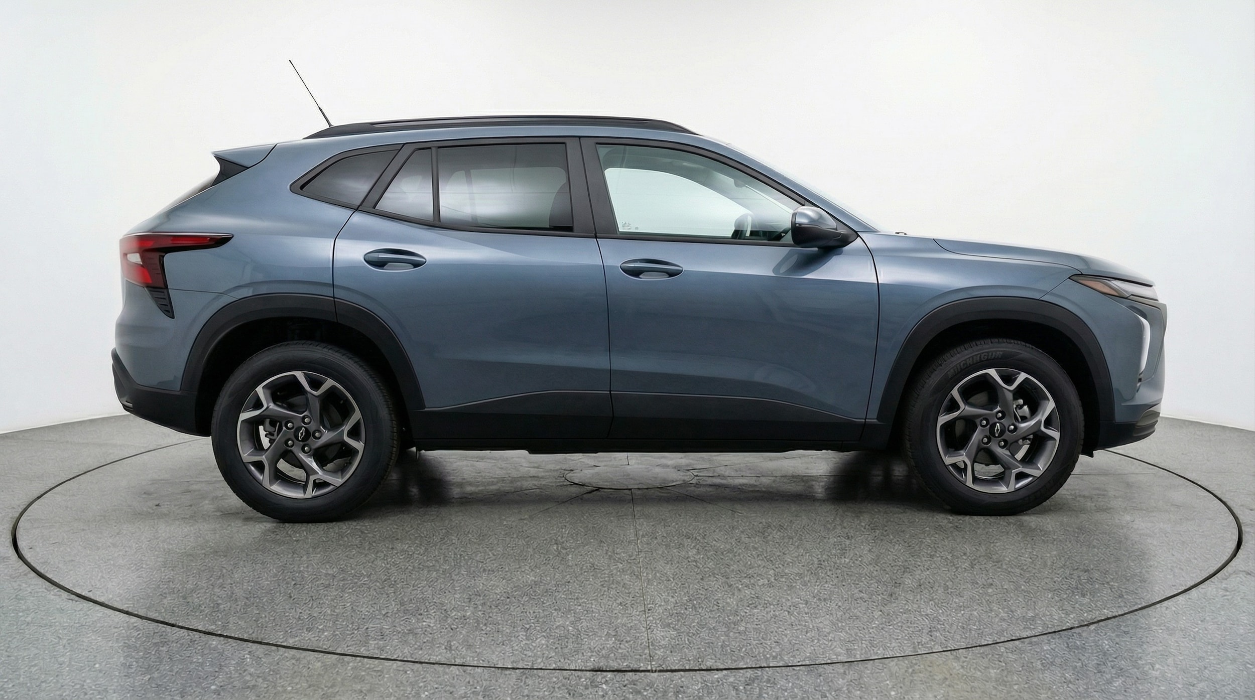 Thumbnail: 2025 Chevrolet Trax - 8