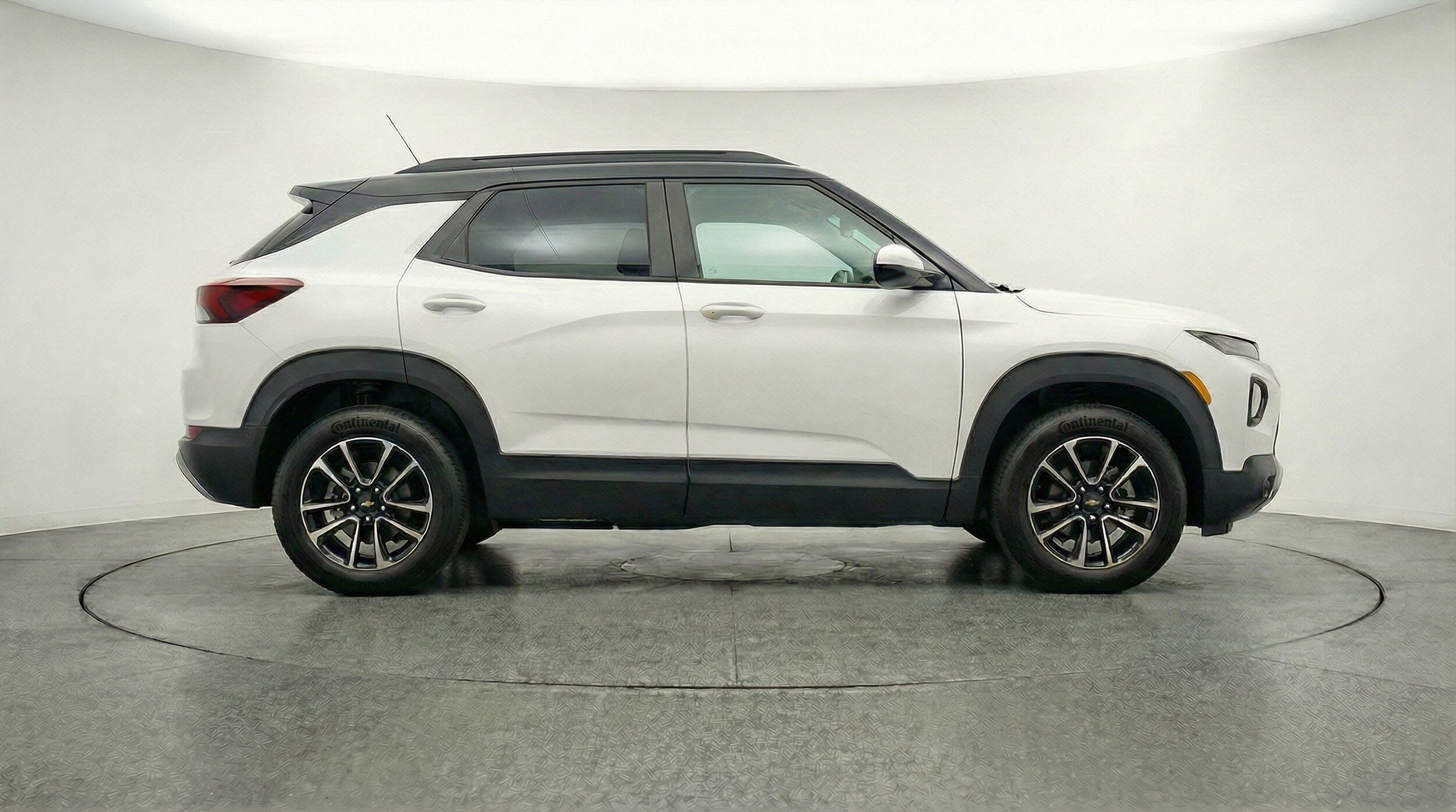 Thumbnail: 2025 Chevrolet TrailBlazer - 9